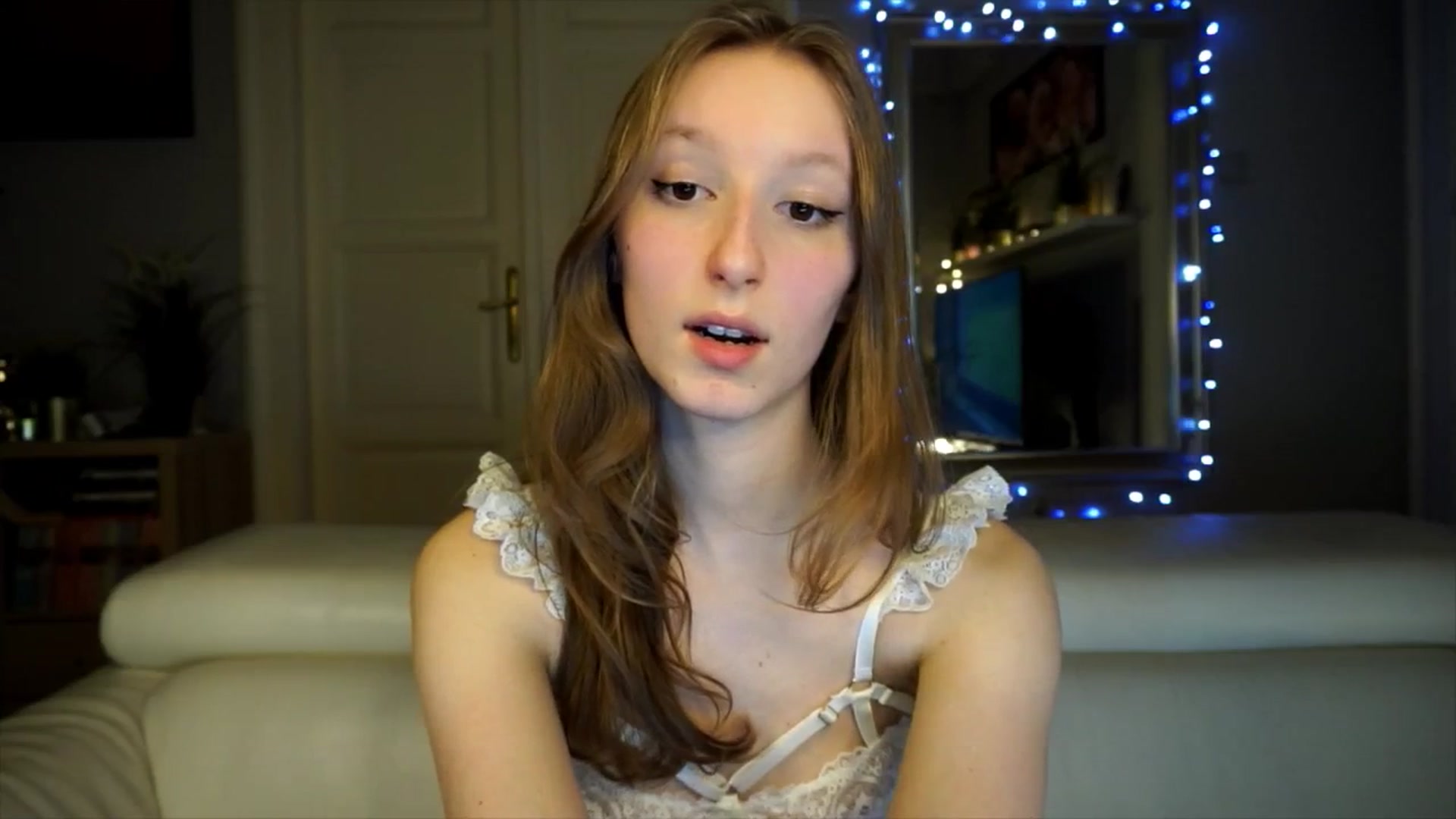 Gallery image thumbnail from Sw33t_g1rl's myfreecams stream on, 02/18/2026, 19:33 image 18 of 20
