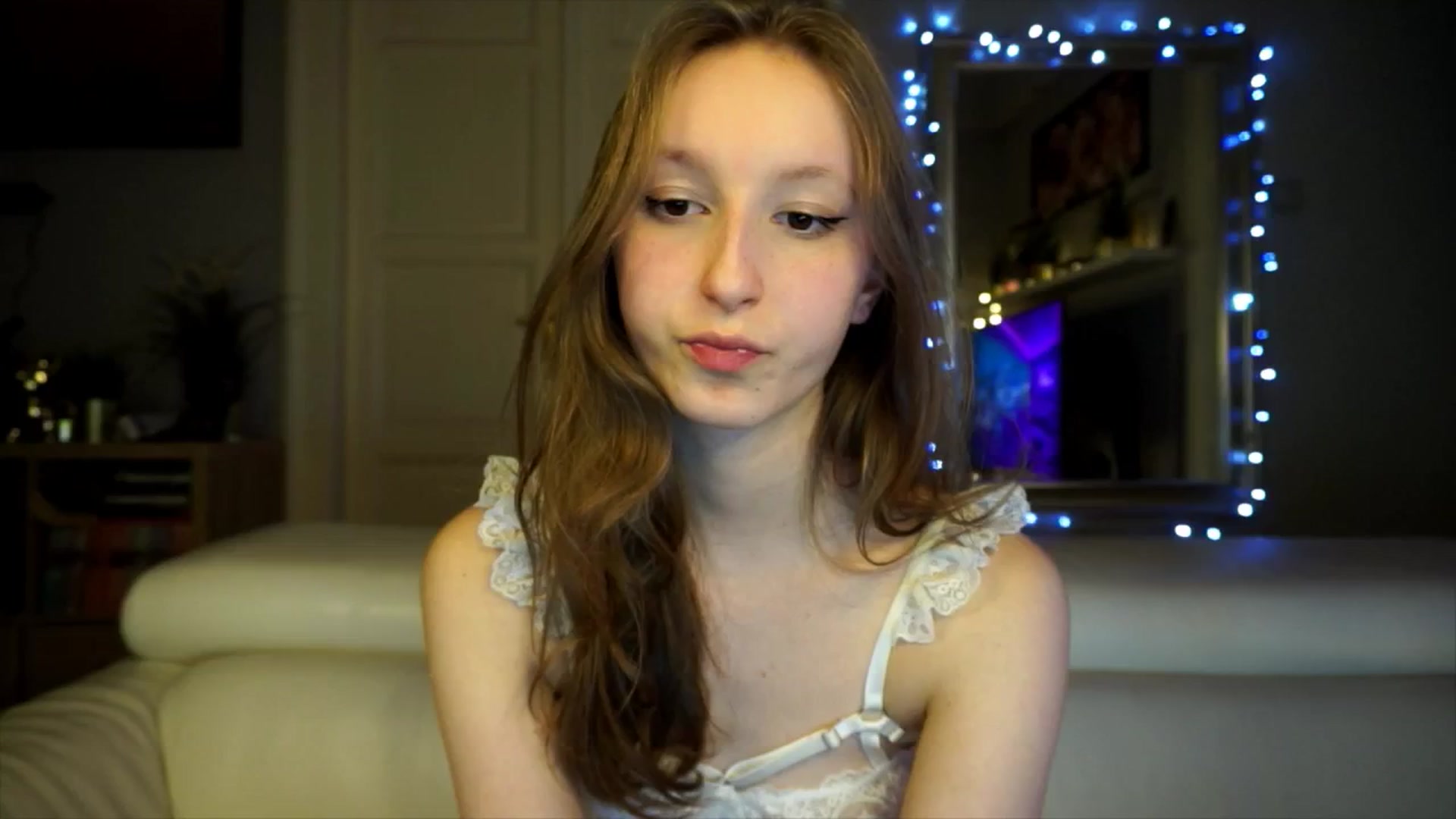 Gallery image thumbnail from Sw33t_g1rl's myfreecams stream on, 02/18/2026, 20:28 image 12 of 20