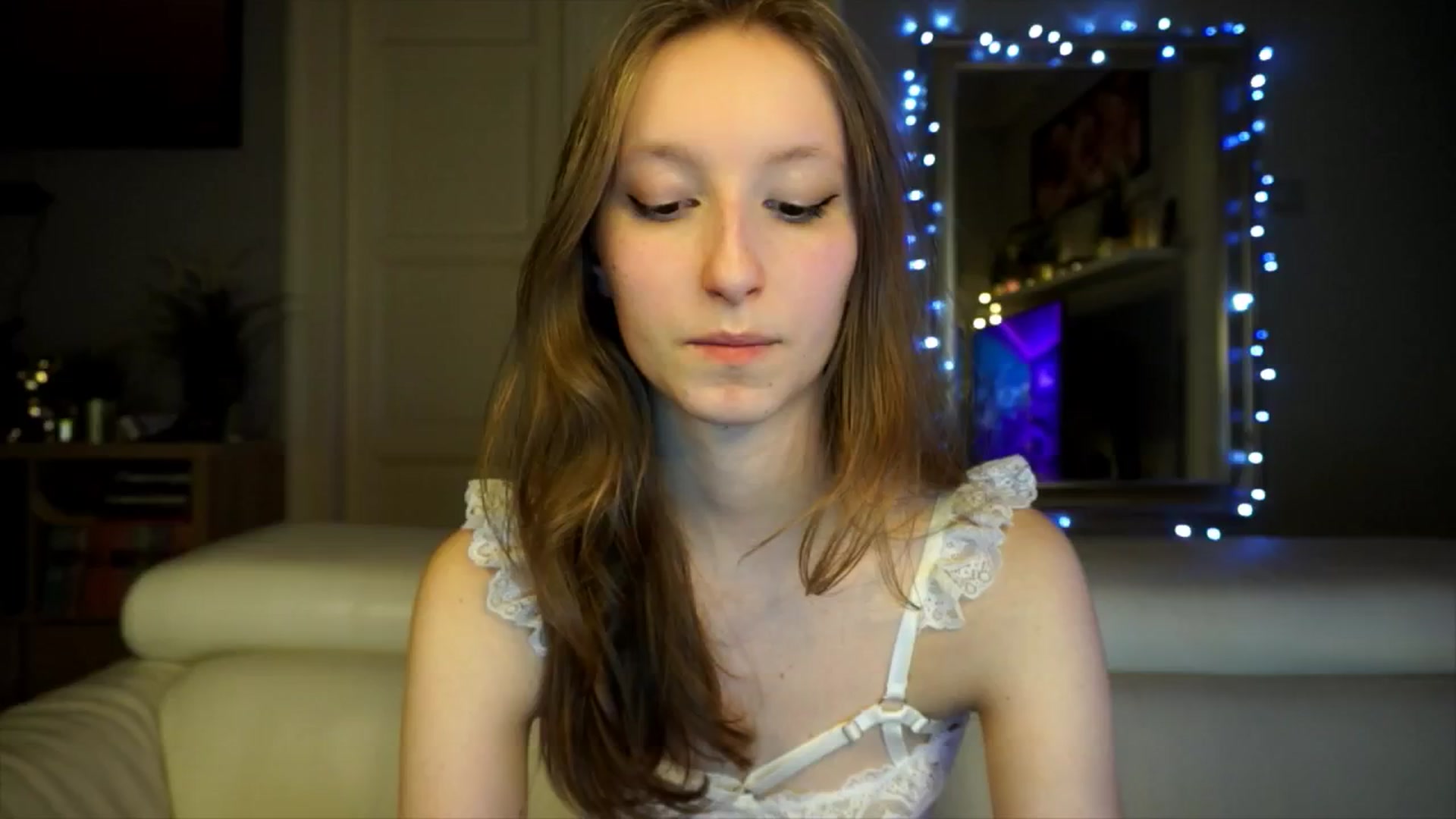 Gallery image thumbnail from Sw33t_g1rl's myfreecams stream on, 02/18/2026, 20:28 image 8 of 20
