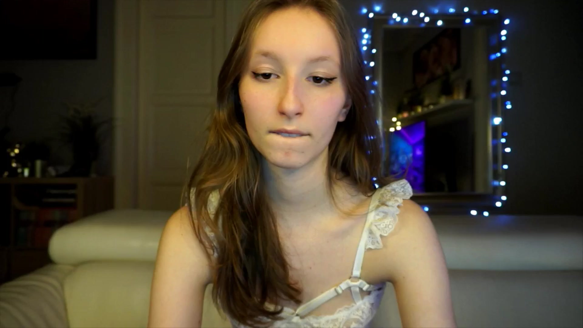 Gallery image thumbnail from Sw33t_g1rl's myfreecams stream on, 02/18/2026, 20:28 image 9 of 20