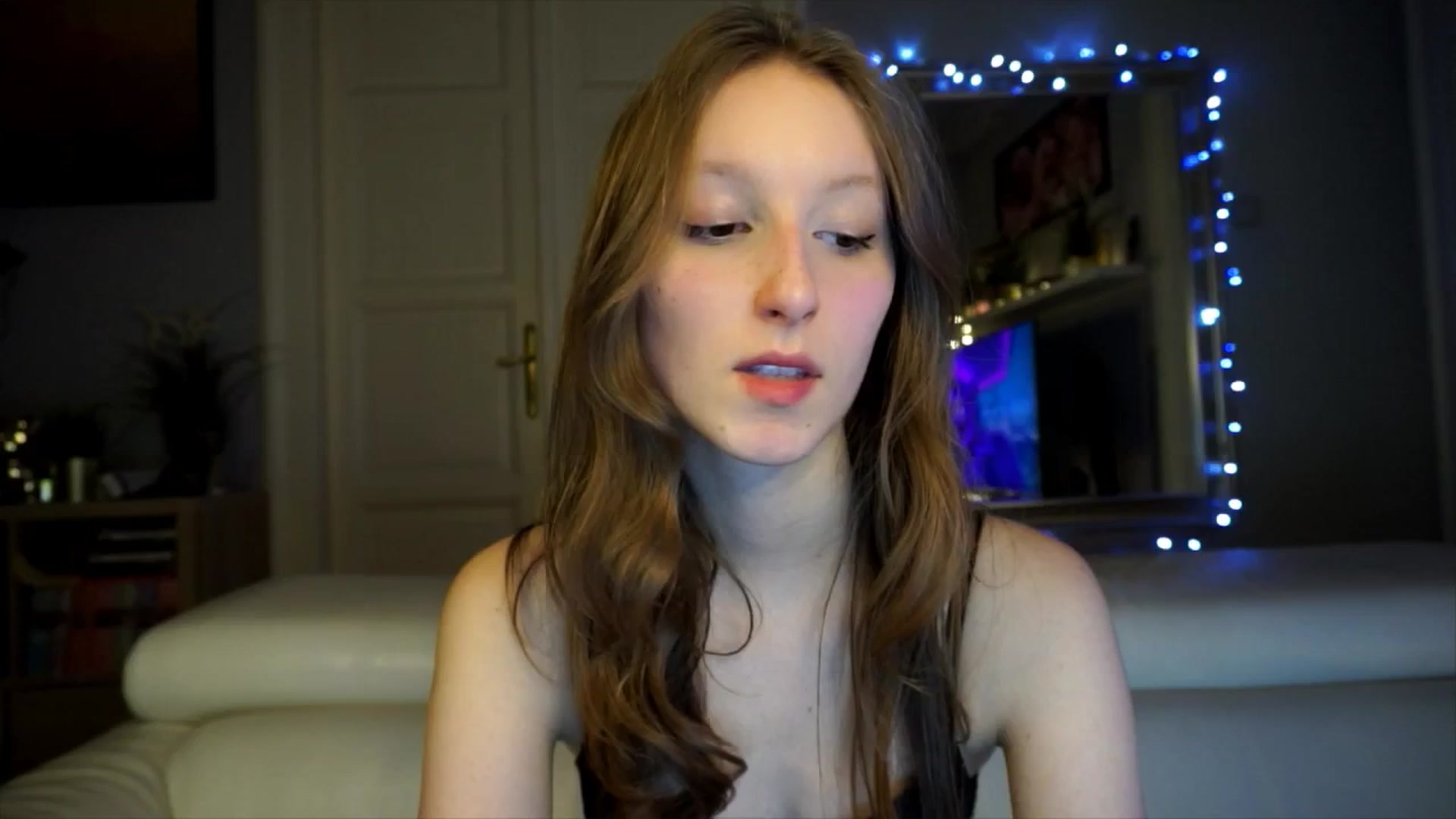 Gallery image thumbnail from Sw33t_g1rl's myfreecams stream on, 02/19/2026, 20:19 image 7 of 20