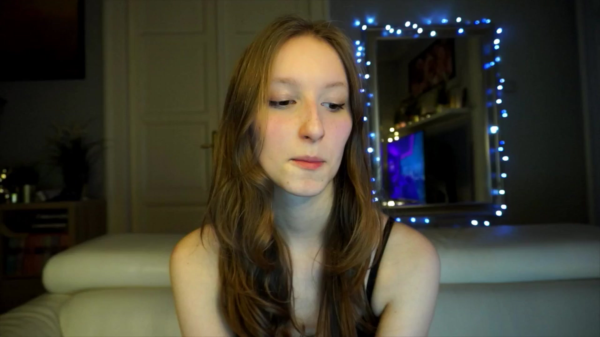 Gallery image thumbnail from Sw33t_g1rl's myfreecams stream on, 02/19/2026, 20:19 image 4 of 20