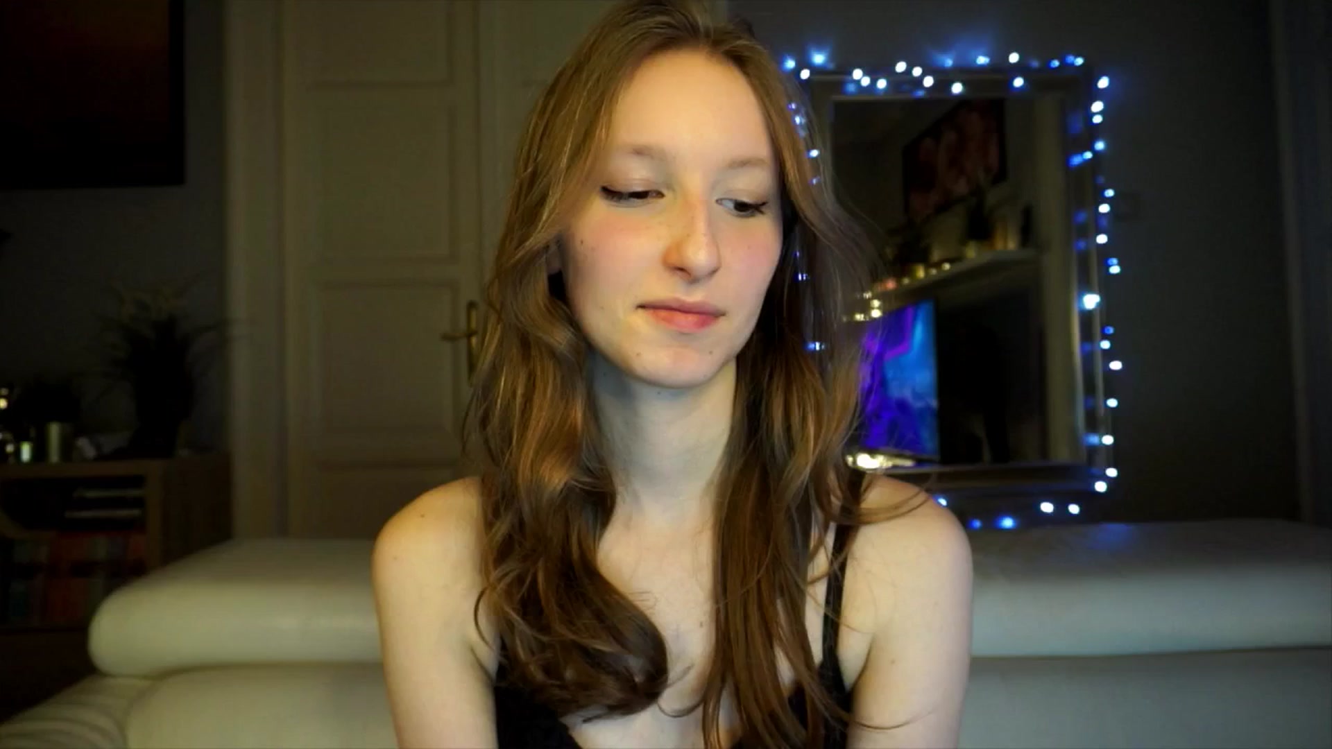 Gallery image thumbnail from Sw33t_g1rl's myfreecams stream on, 02/19/2026, 20:19 image 2 of 20