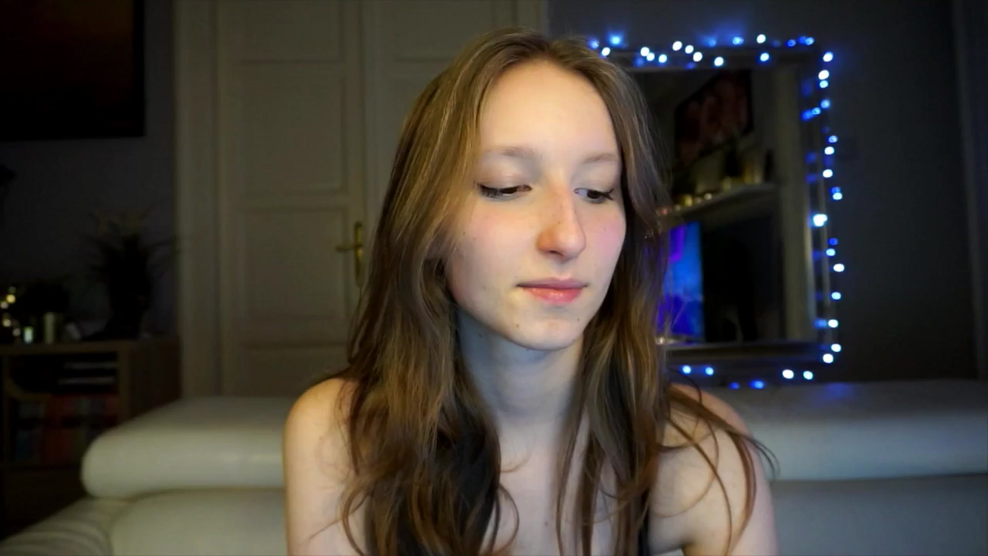 Gallery image thumbnail from Sw33t_g1rl's myfreecams stream on, 02/19/2026, 20:19 image 12 of 20