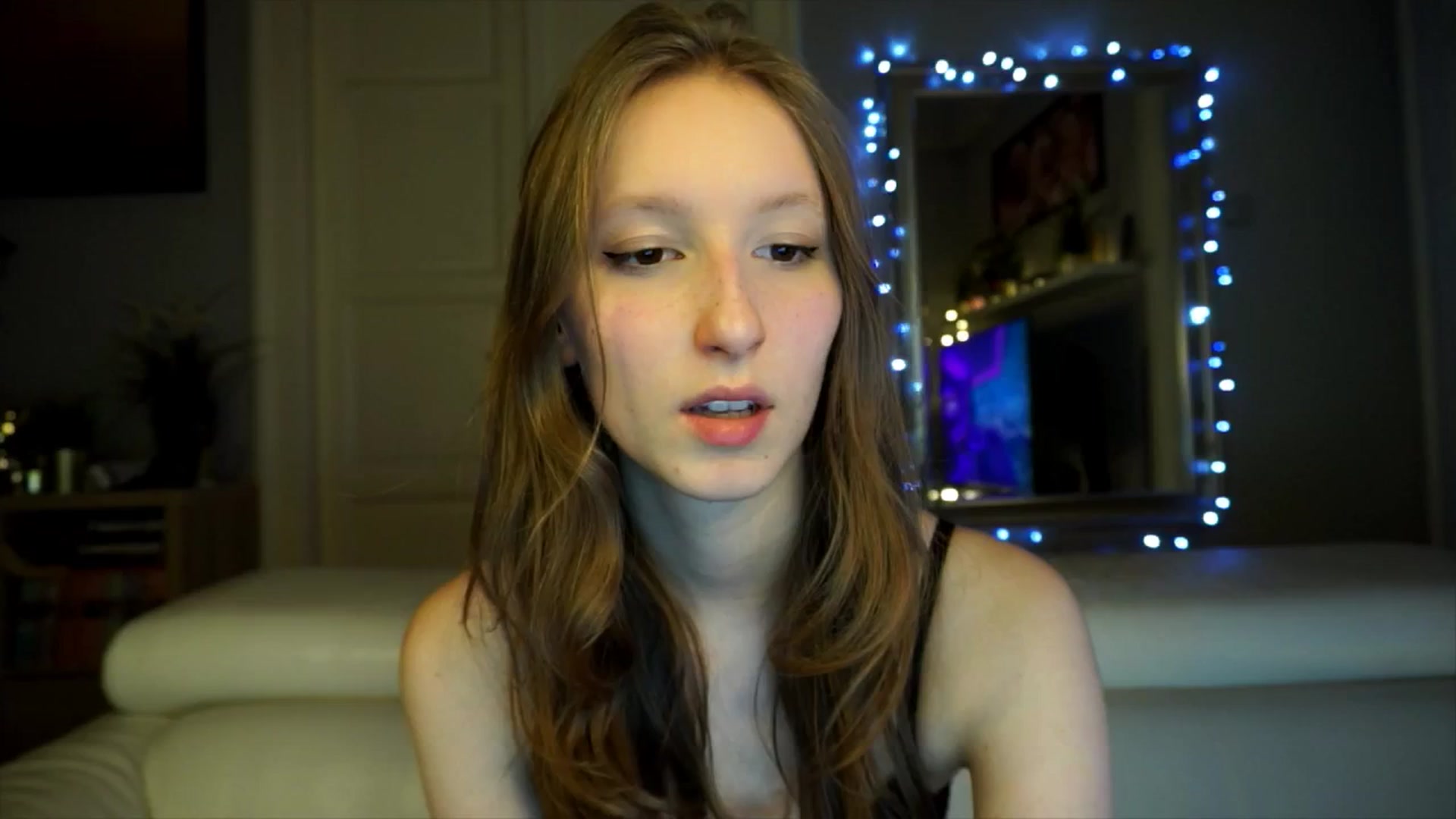 Gallery image thumbnail from Sw33t_g1rl's myfreecams stream on, 02/19/2026, 20:19 image 5 of 20