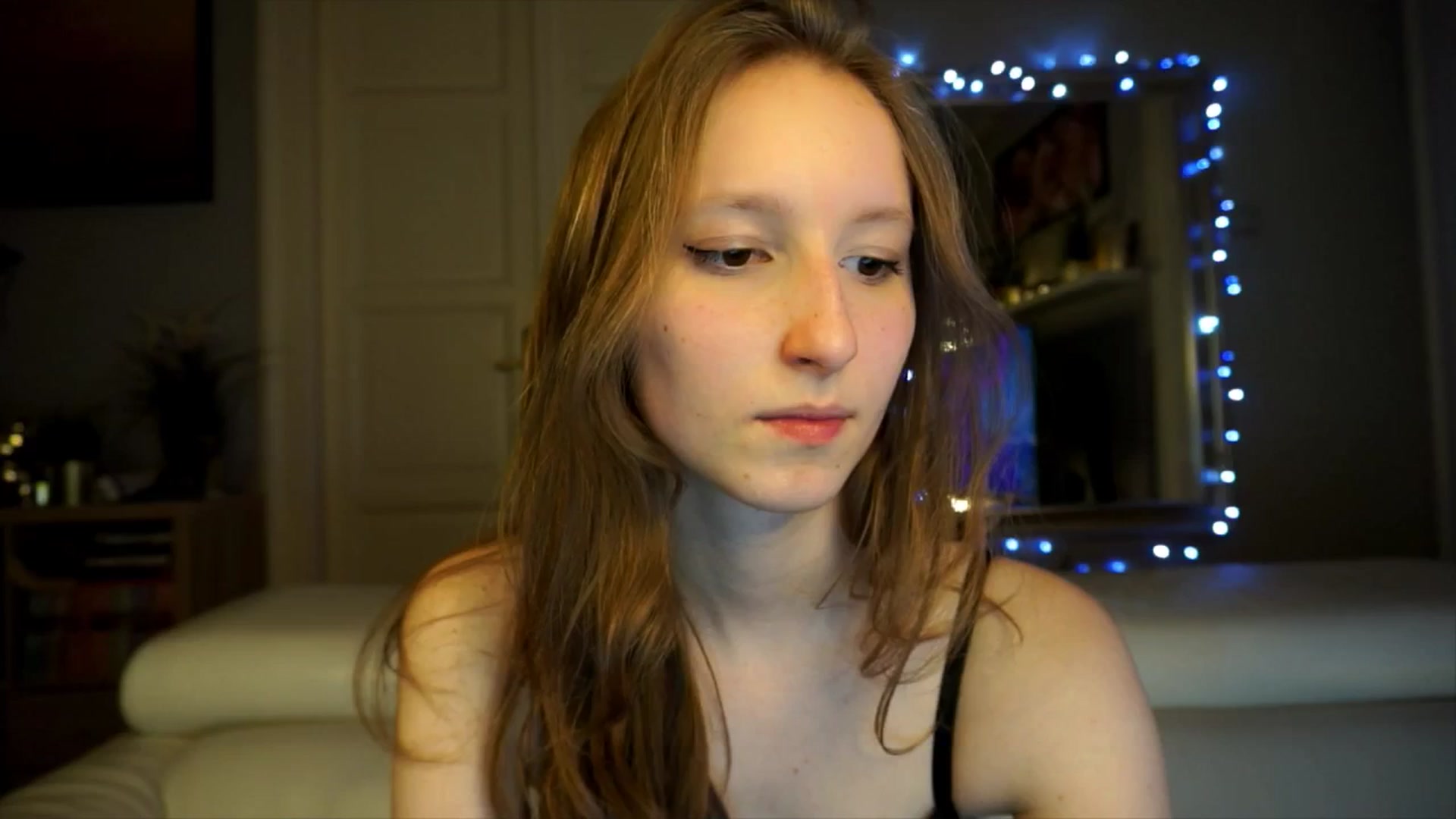 Gallery image thumbnail from Sw33t_g1rl's myfreecams stream on, 02/19/2026, 20:19 image 15 of 20