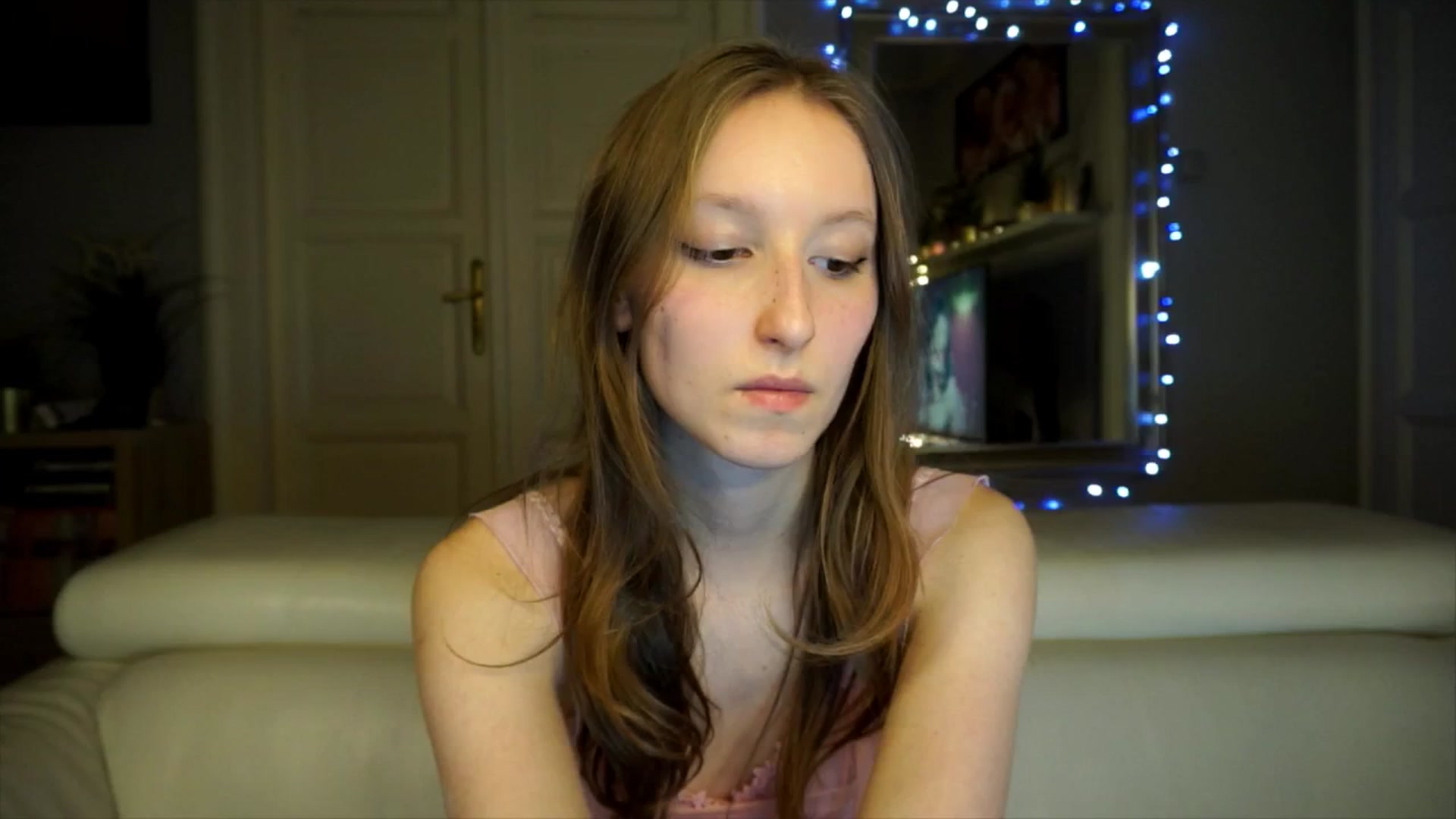 Gallery image thumbnail from Sw33t_g1rl's myfreecams stream on, 02/20/2026, 18:48 image 9 of 20