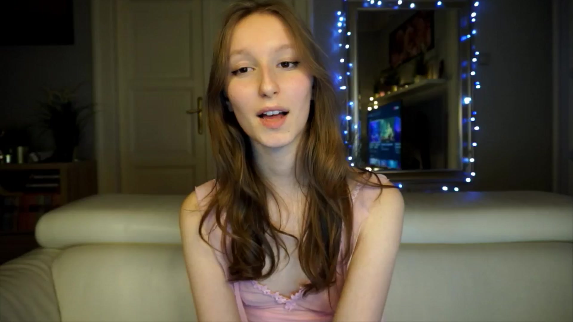 Gallery image thumbnail from Sw33t_g1rl's myfreecams stream on, 02/20/2026, 18:48 image 16 of 20