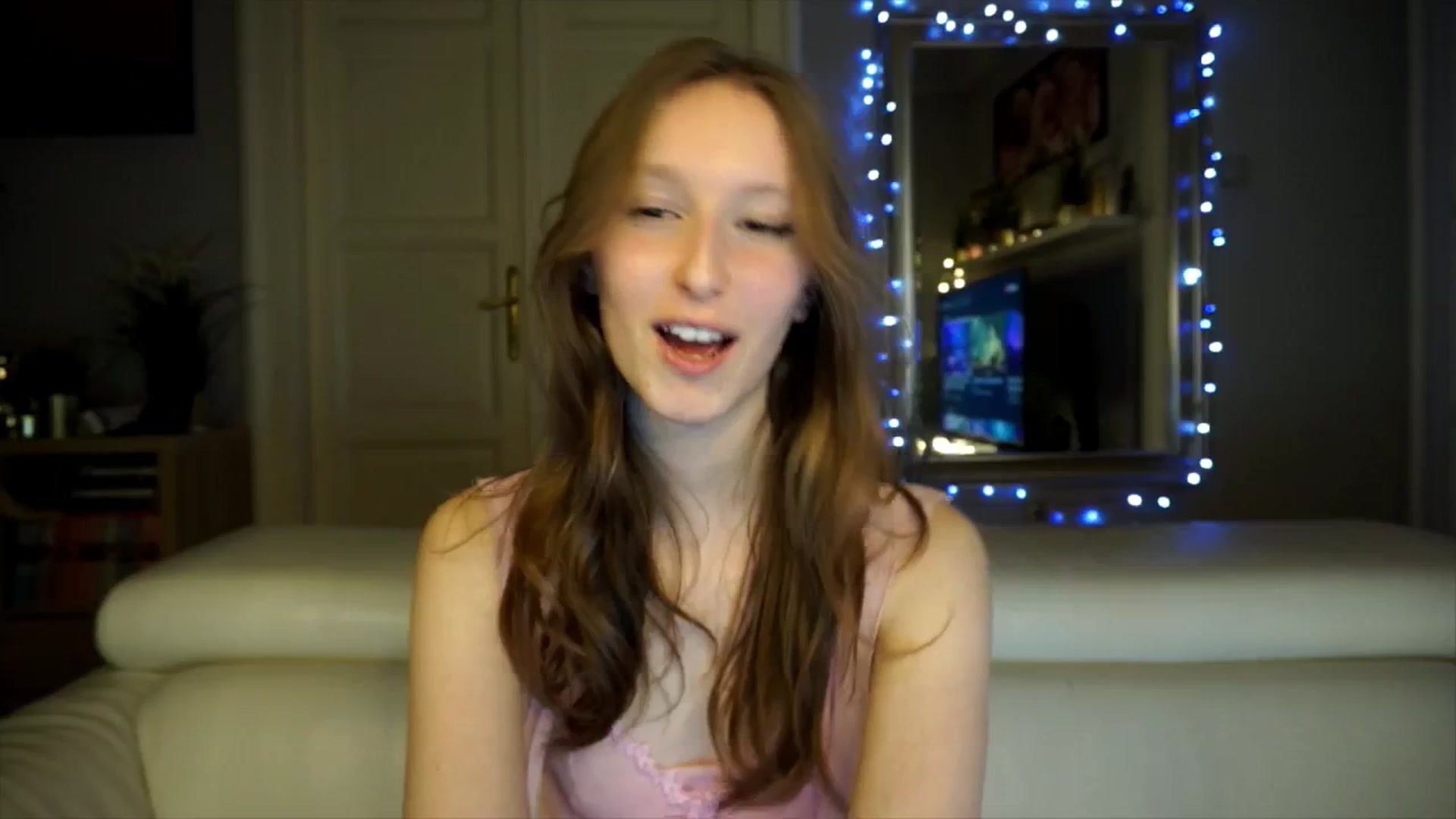 Gallery image thumbnail from Sw33t_g1rl's myfreecams stream on, 02/20/2026, 18:48 image 14 of 20