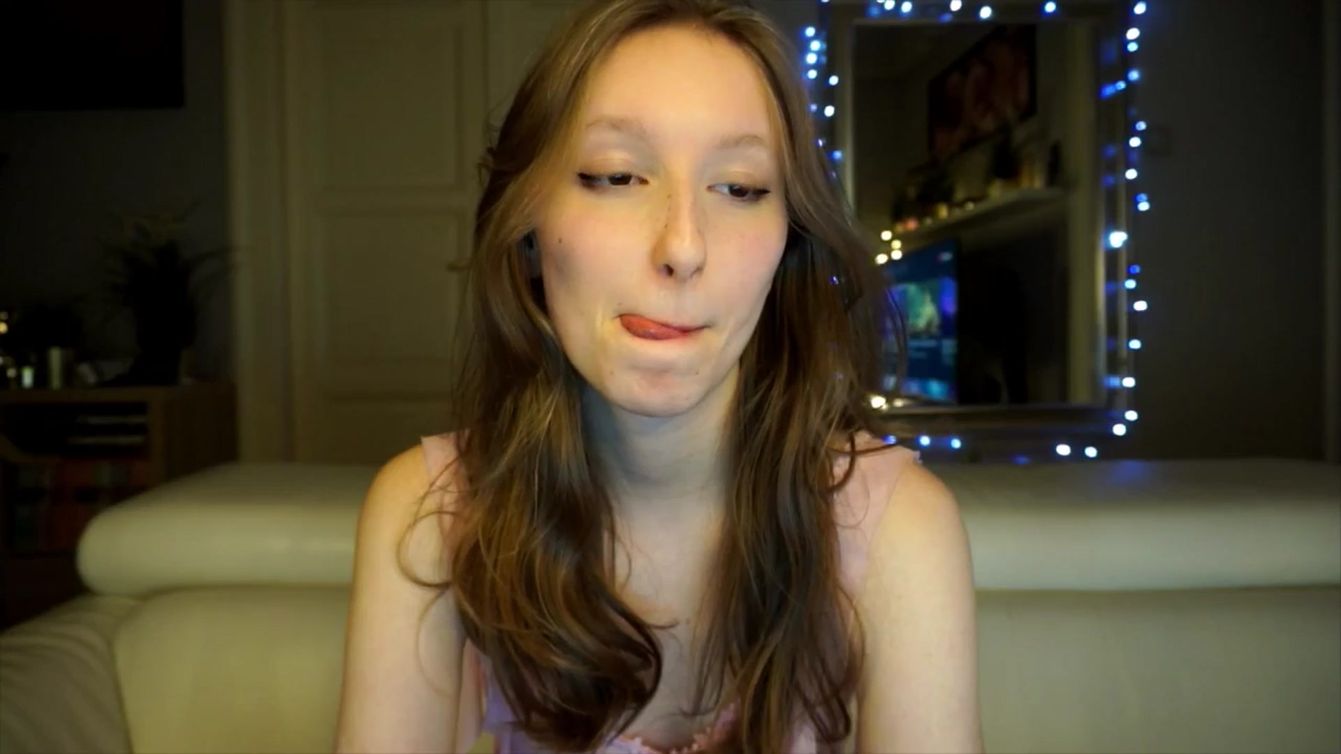 Gallery image thumbnail from Sw33t_g1rl's myfreecams stream on, 02/20/2026, 19:41 image 12 of 20