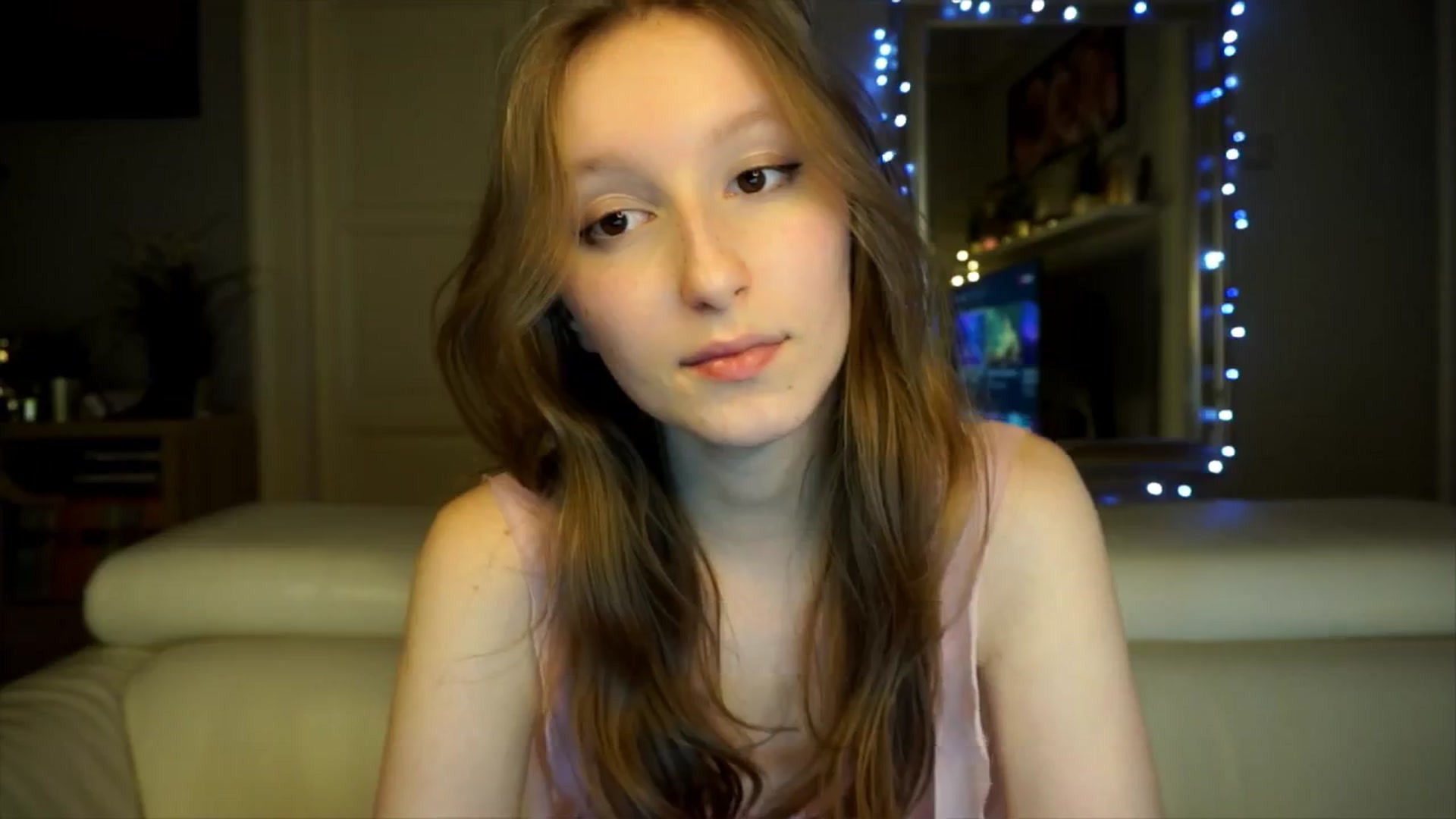 Gallery image thumbnail from Sw33t_g1rl's myfreecams stream on, 02/20/2026, 19:41 image 7 of 20