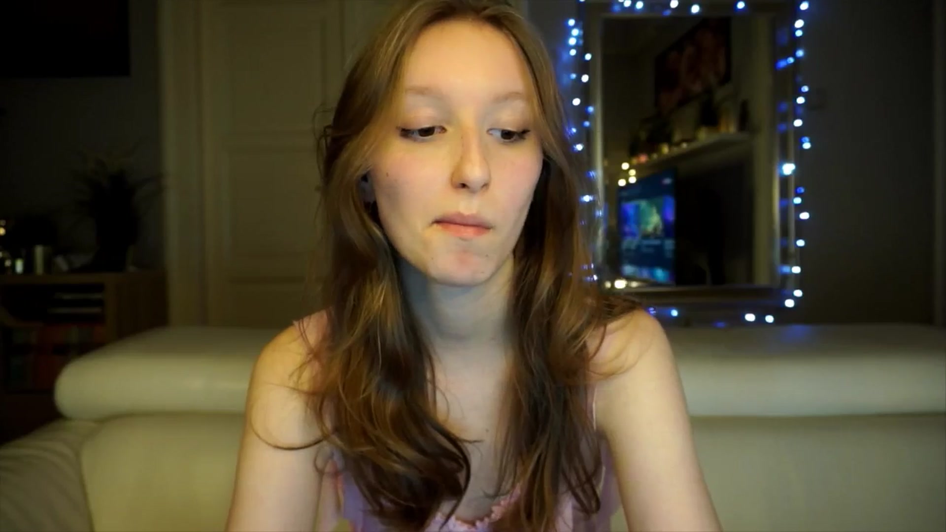 Gallery image thumbnail from Sw33t_g1rl's myfreecams stream on, 02/20/2026, 19:41 image 14 of 20