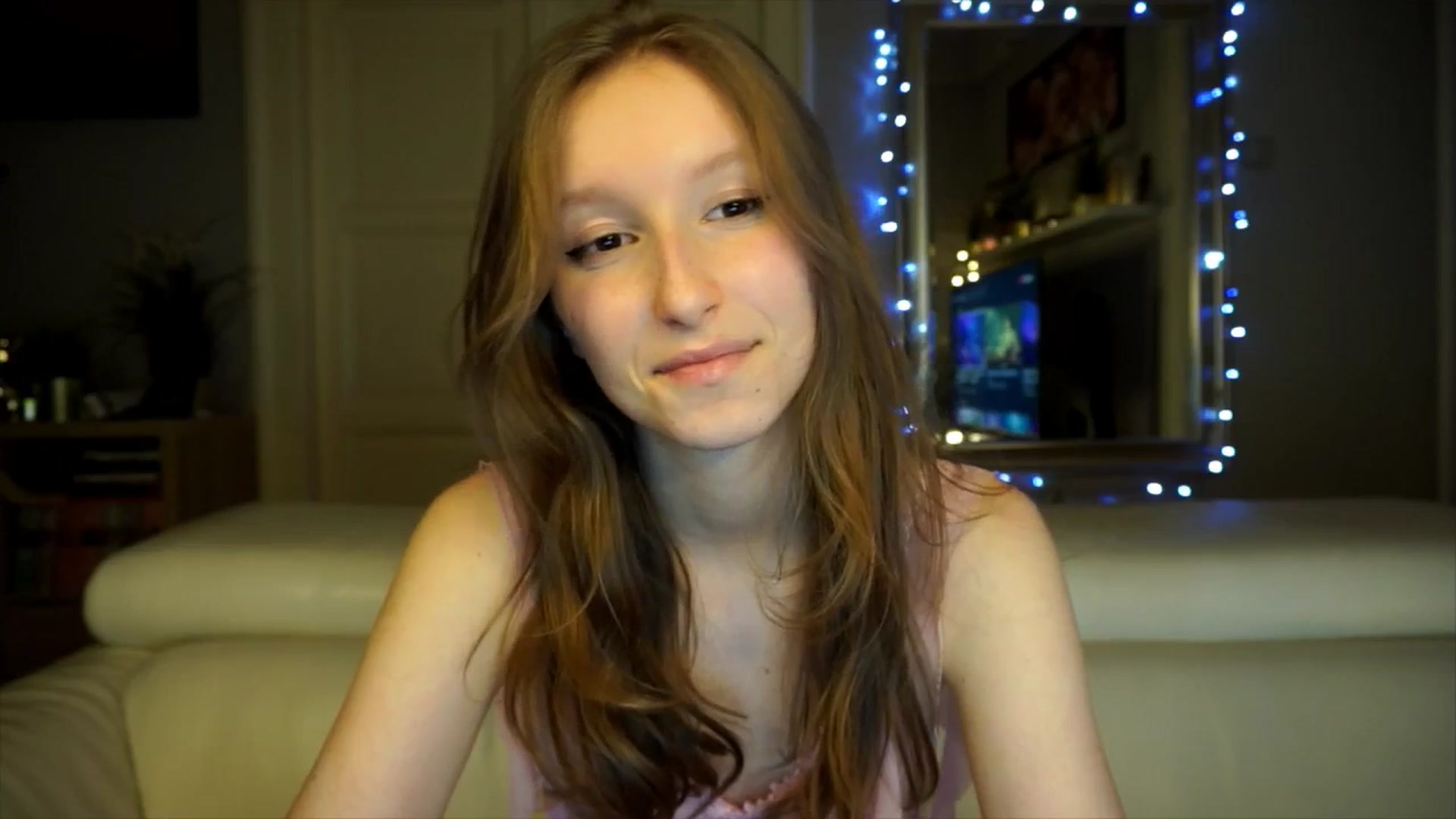 Gallery image thumbnail from Sw33t_g1rl's myfreecams stream on, 02/20/2026, 19:41 image 10 of 20