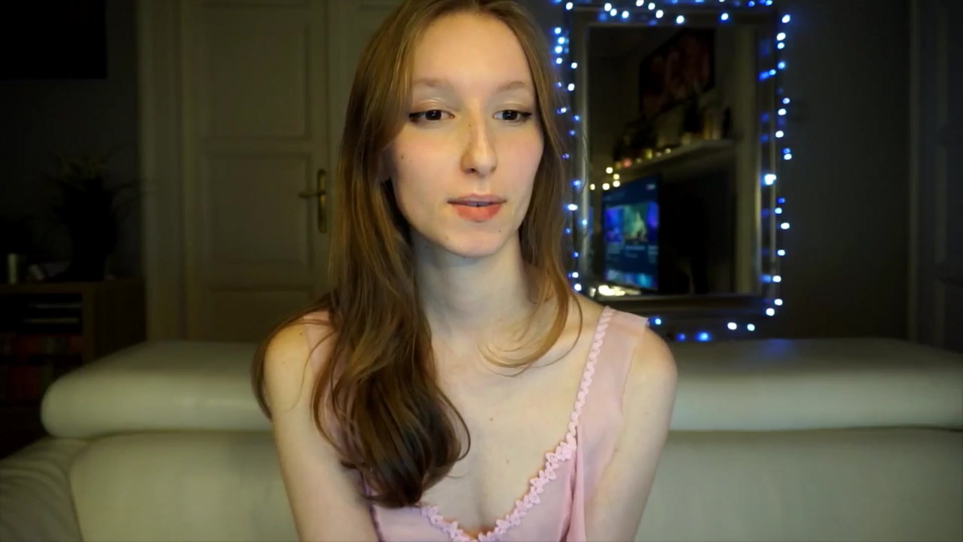 Gallery image thumbnail from Sw33t_g1rl's myfreecams stream on, 02/20/2026, 19:41 image 19 of 20