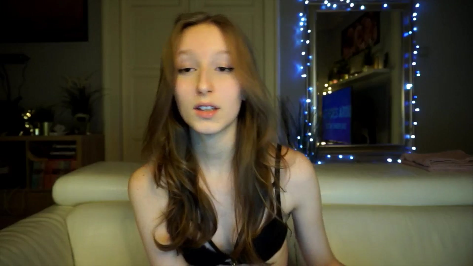 Gallery image thumbnail from Sw33t_g1rl's myfreecams stream on, 02/21/2026, 20:46 image 11 of 20