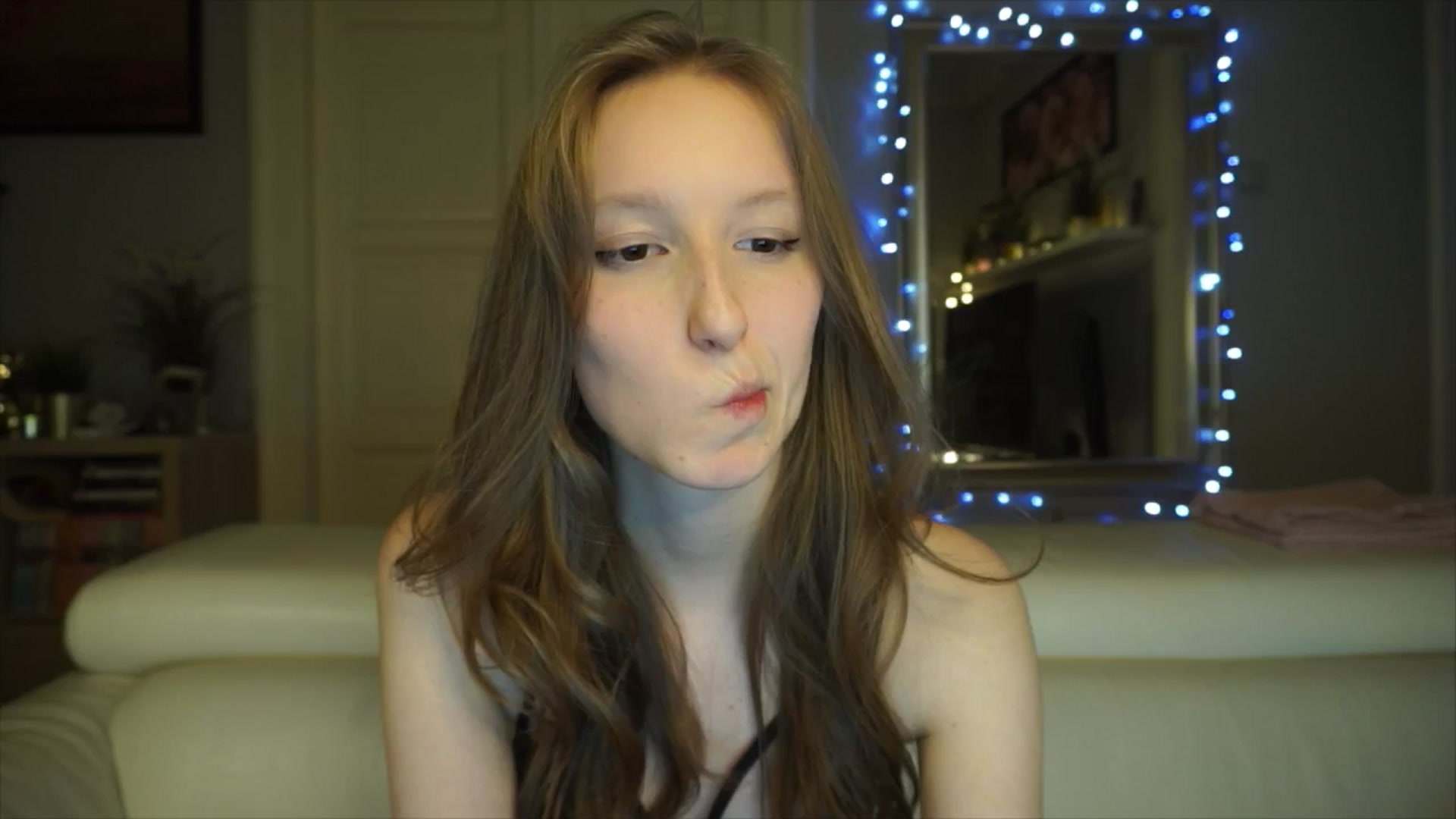Gallery image thumbnail from Sw33t_g1rl's myfreecams stream on, 02/21/2026, 21:12 image 17 of 20