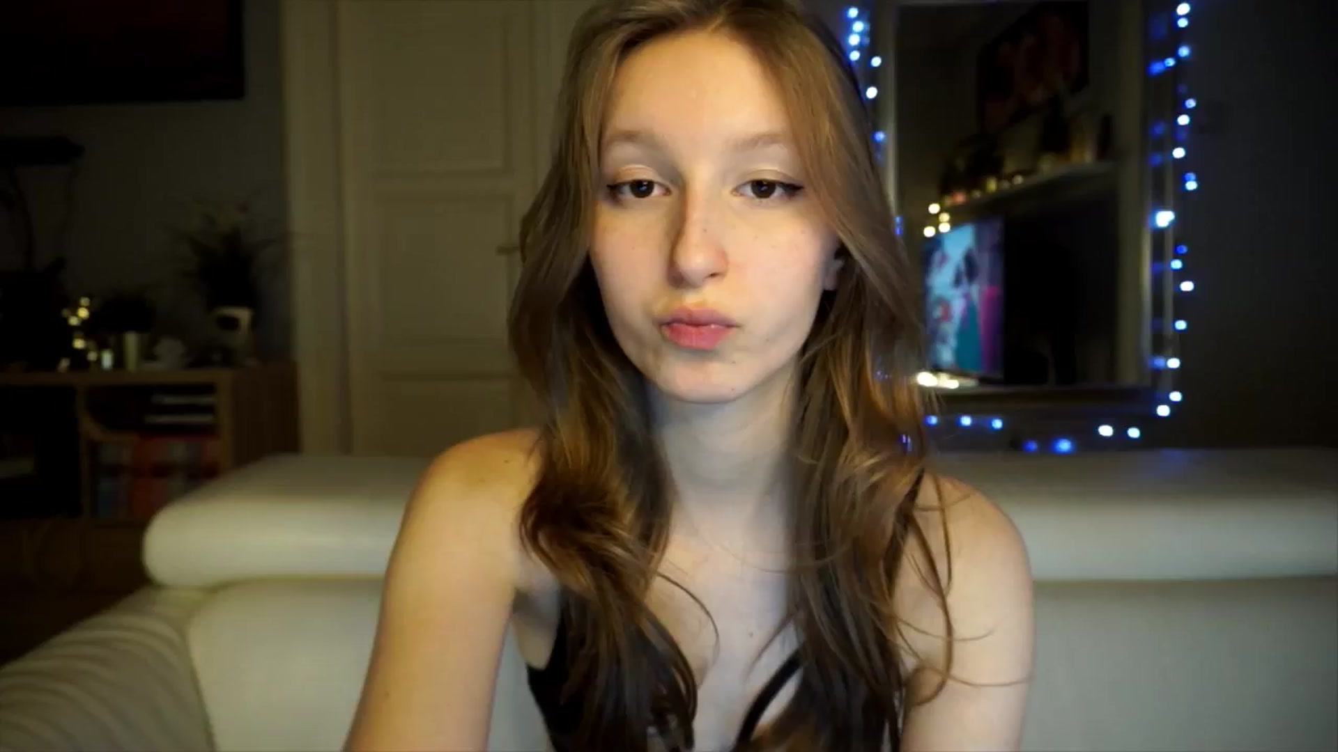 Gallery image thumbnail from Sw33t_g1rl's myfreecams stream on, 02/22/2026, 17:58 image 18 of 20