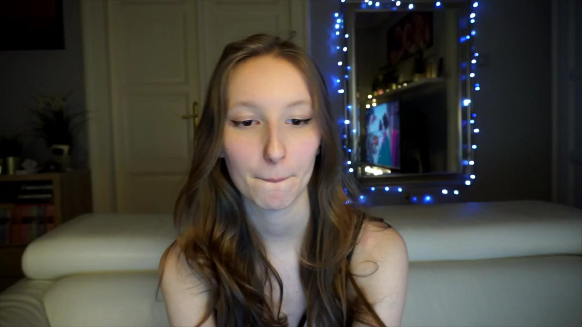 Gallery image thumbnail from Sw33t_g1rl's myfreecams stream on, 02/22/2026, 20:10 image 14 of 20