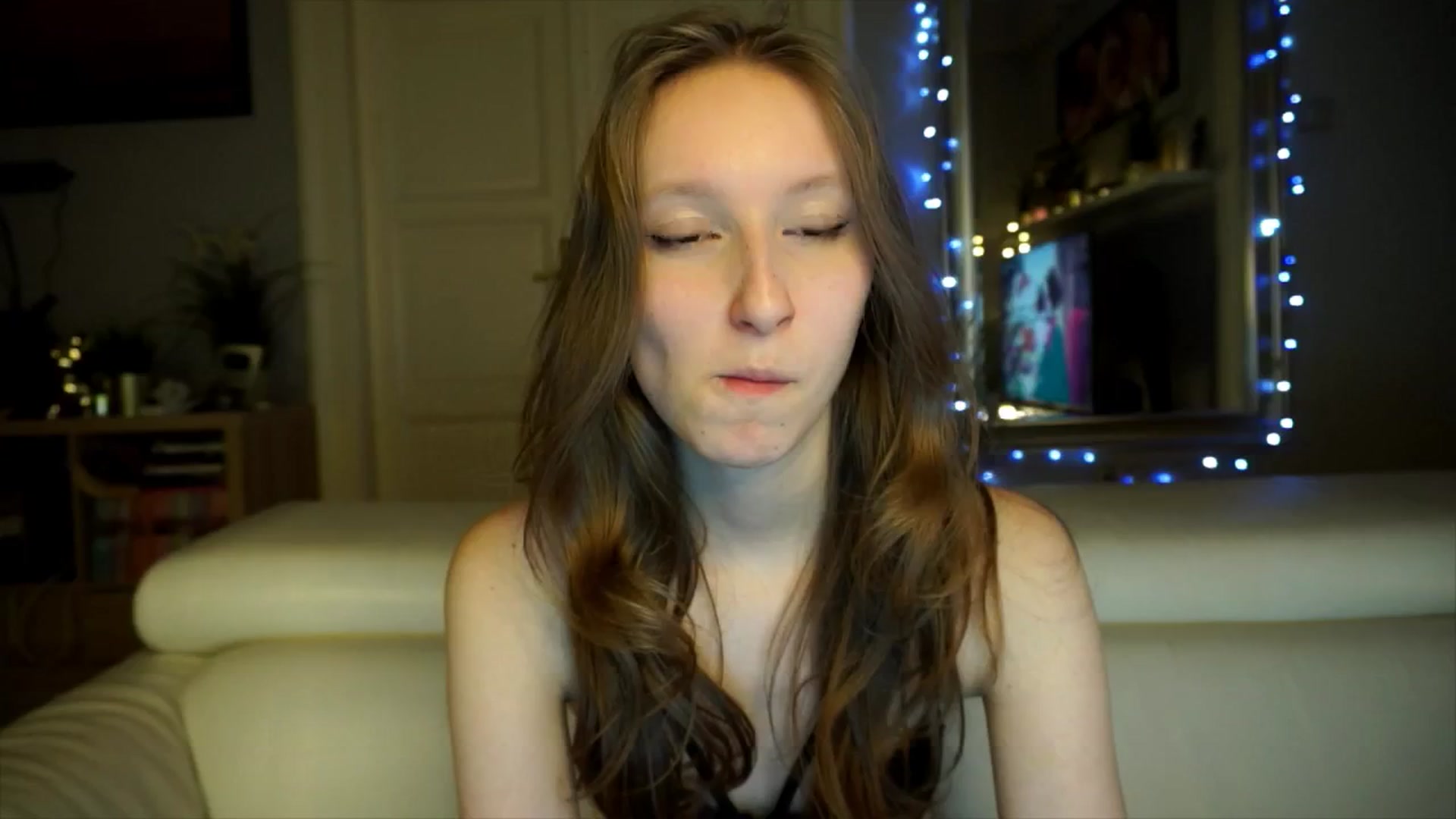Gallery image thumbnail from Sw33t_g1rl's myfreecams stream on, 02/22/2026, 20:58 image 11 of 20