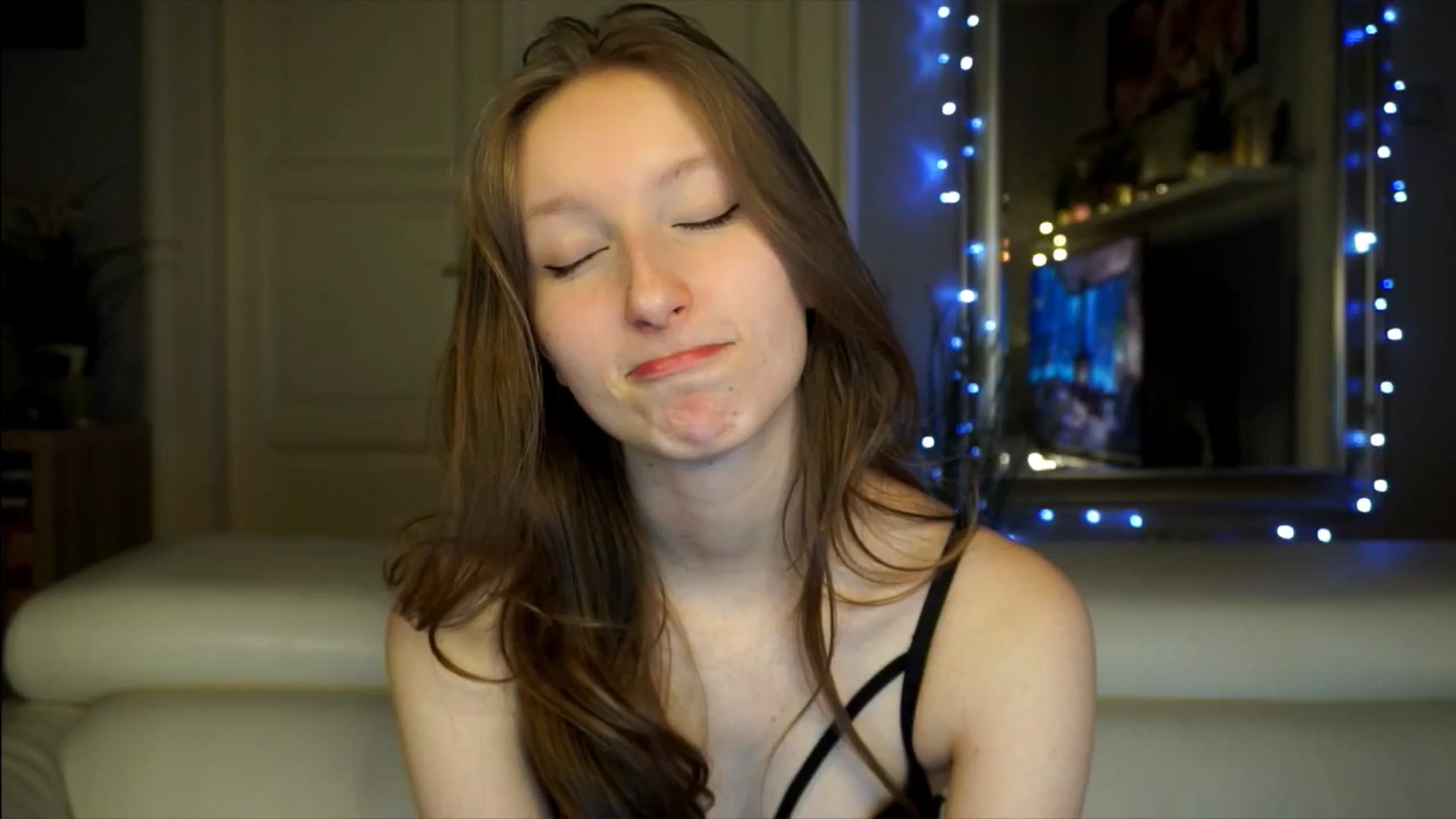 Gallery image thumbnail from Sw33t_g1rl's myfreecams stream on, 02/23/2026, 16:11 image 19 of 20