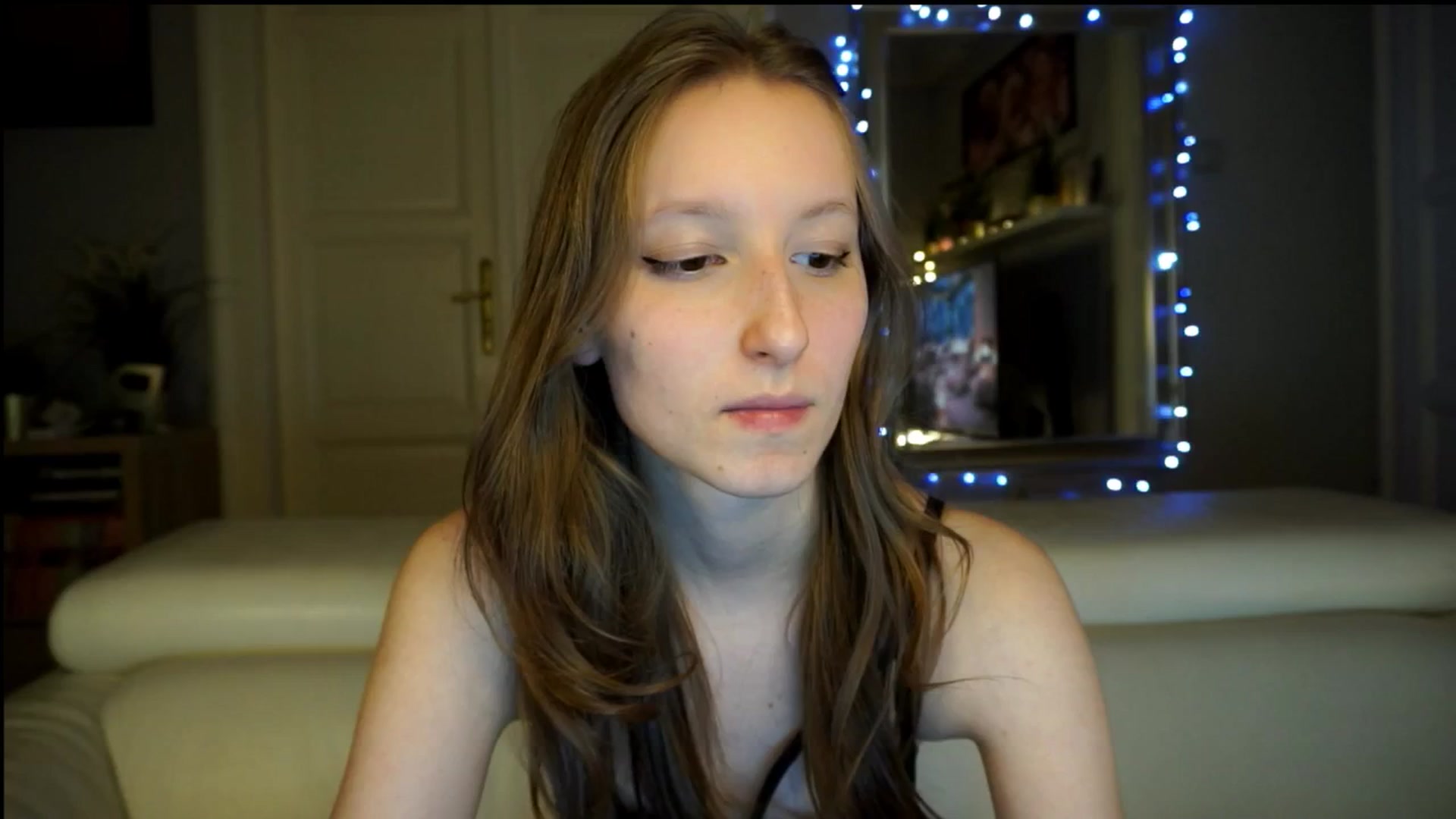 Gallery image thumbnail from Sw33t_g1rl's myfreecams stream on, 02/25/2026, 24:13 image 8 of 20