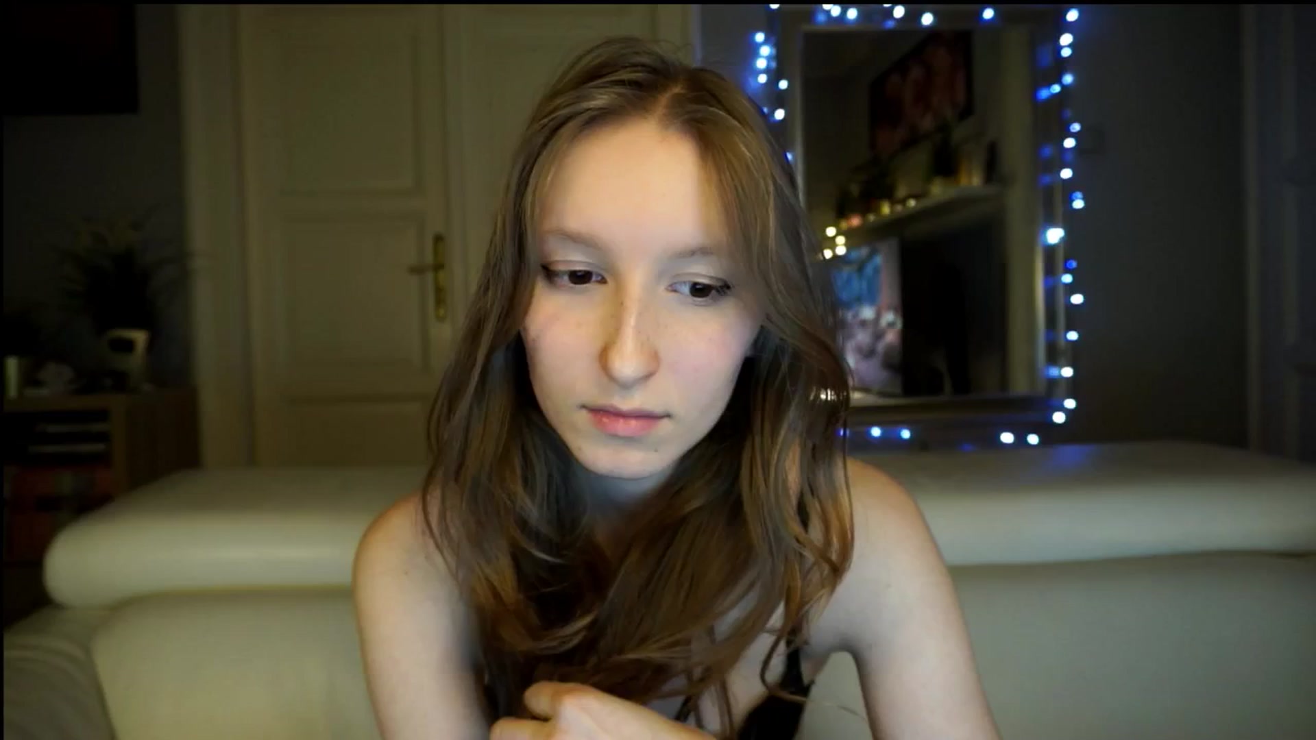 Gallery image thumbnail from Sw33t_g1rl's myfreecams stream on, 02/25/2026, 24:13 image 15 of 20