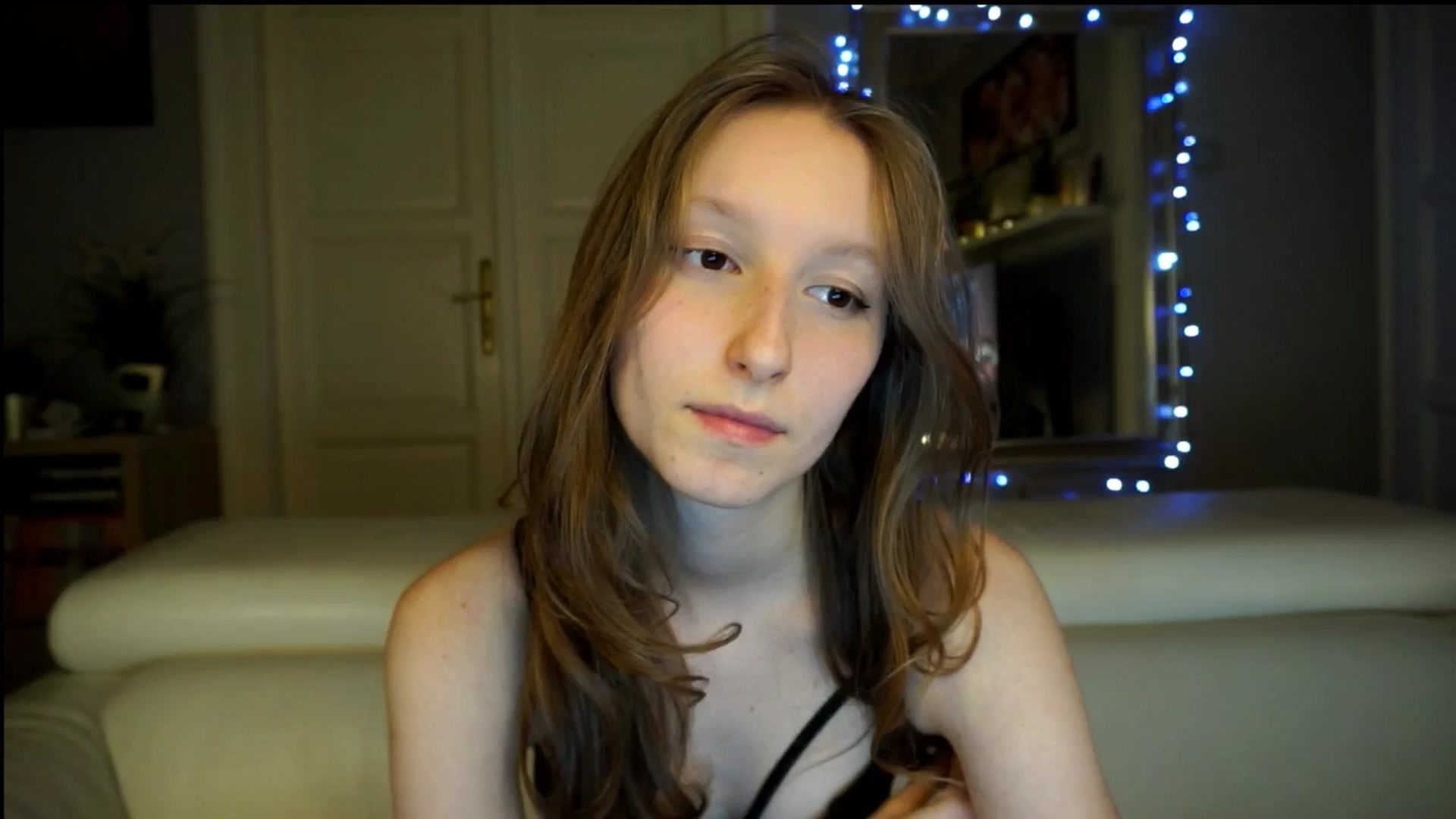 Gallery image thumbnail from Sw33t_g1rl's myfreecams stream on, 02/25/2026, 24:13 image 14 of 20