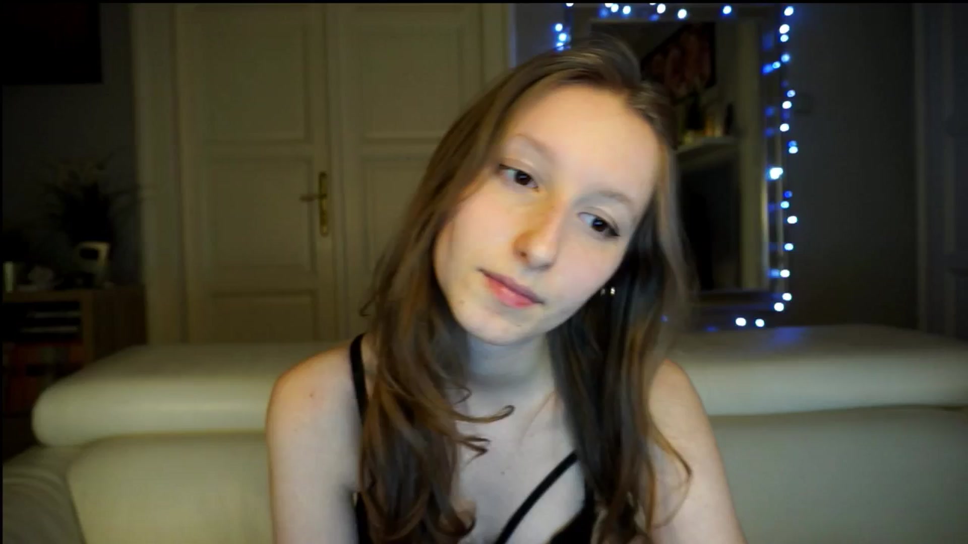 Gallery image thumbnail from Sw33t_g1rl's myfreecams stream on, 02/25/2026, 24:13 image 12 of 20