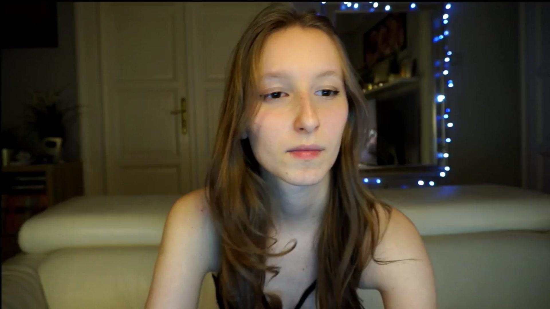 Gallery image thumbnail from Sw33t_g1rl's myfreecams stream on, 02/25/2026, 24:13 image 7 of 20