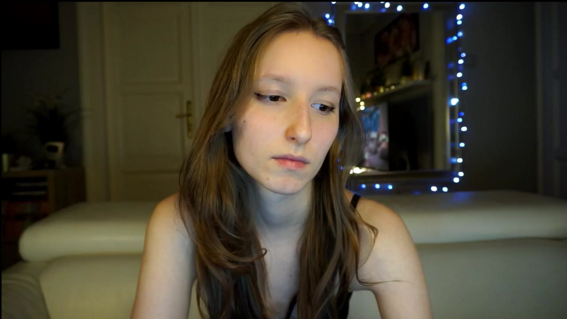 Gallery image thumbnail from Sw33t_g1rl's myfreecams stream on, 02/25/2026, 24:13 image 9 of 20