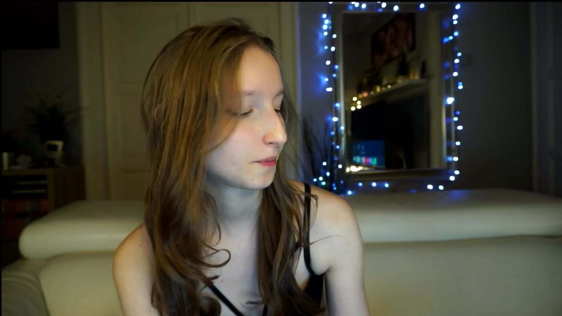 Gallery image thumbnail from Sw33t_g1rl's myfreecams stream on, 02/25/2026, 24:13 image 3 of 20