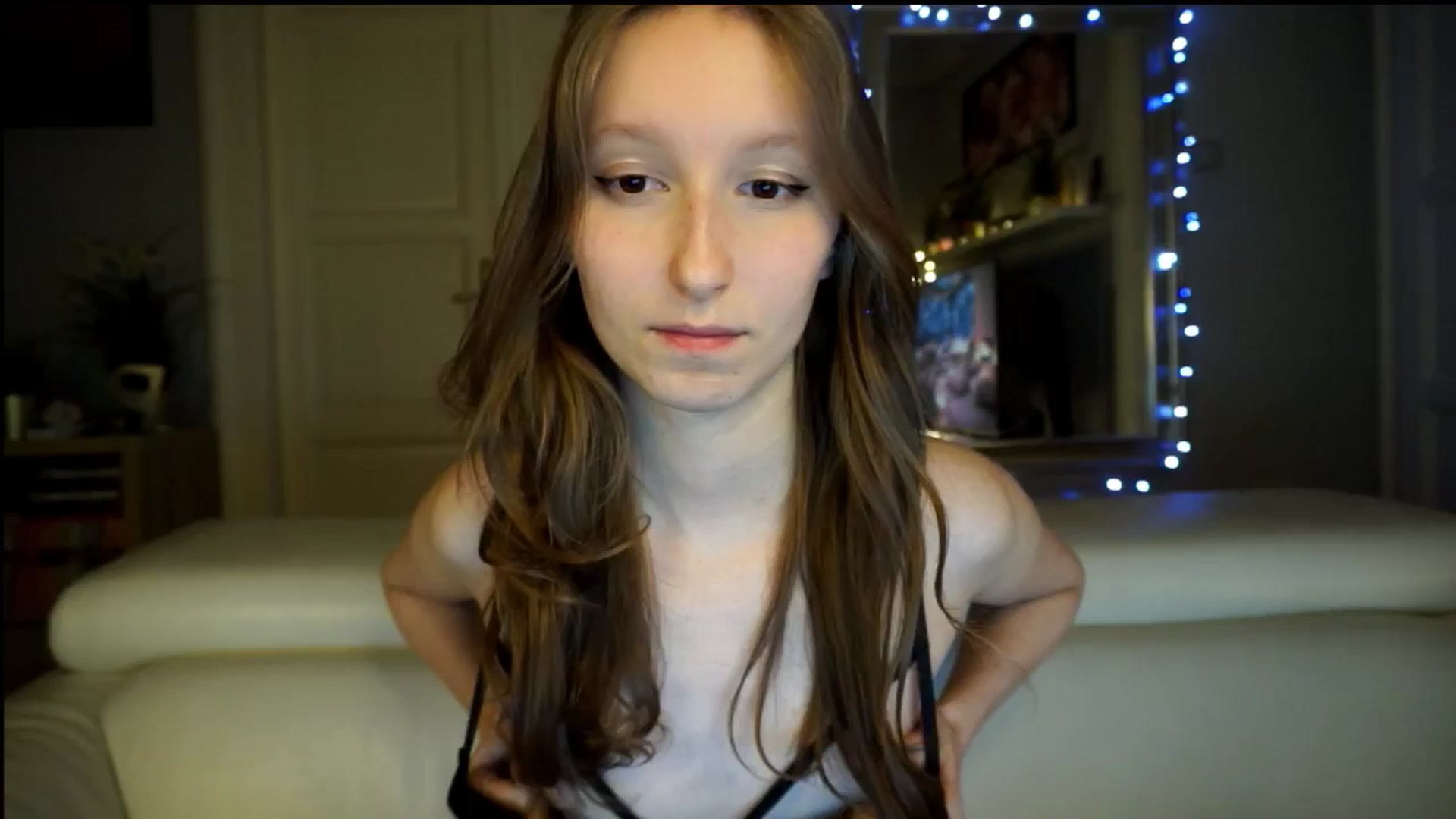 Gallery image thumbnail from Sw33t_g1rl's myfreecams stream on, 02/25/2026, 24:13 image 19 of 20