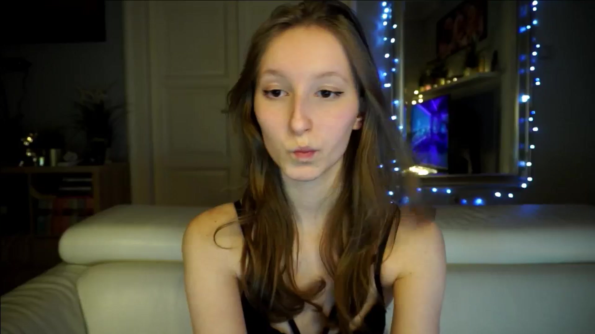 Gallery image thumbnail from Sw33t_g1rl's myfreecams stream on, 02/26/2026, 22:15 image 14 of 20