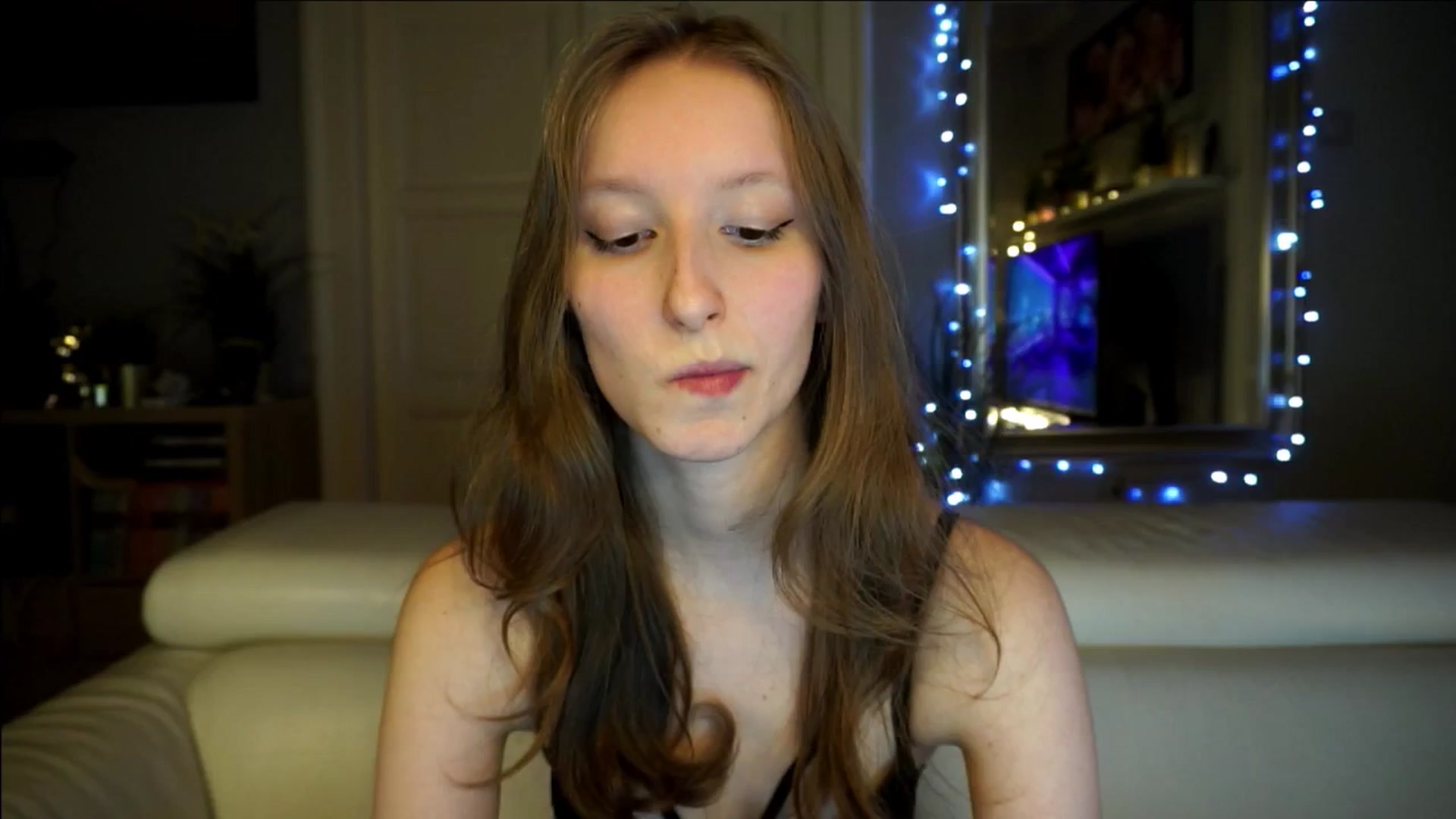 Gallery image thumbnail from Sw33t_g1rl's myfreecams stream on, 02/26/2026, 22:15 image 19 of 20