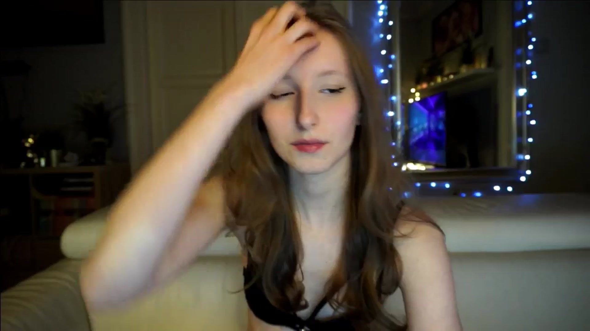 Gallery image thumbnail from Sw33t_g1rl's myfreecams stream on, 02/26/2026, 22:15 image 20 of 20