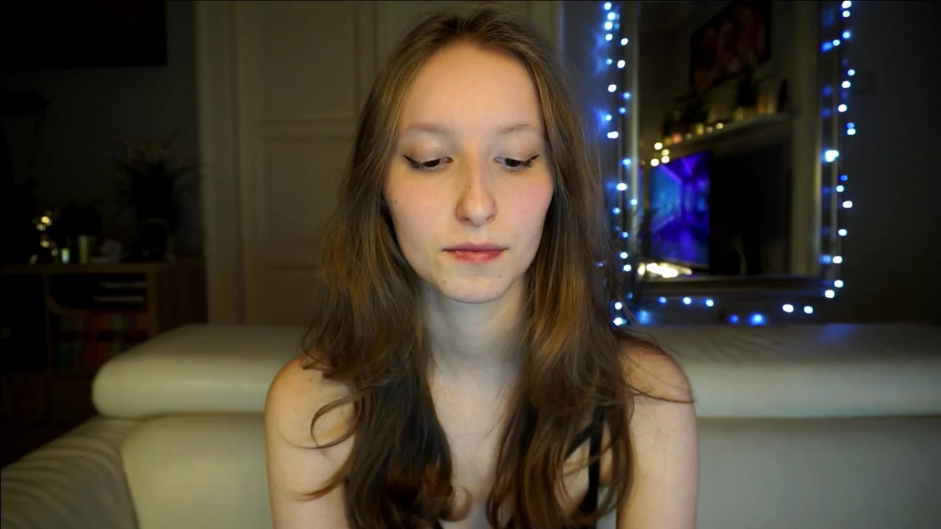 Gallery image thumbnail from Sw33t_g1rl's myfreecams stream on, 02/26/2026, 22:15 image 18 of 20
