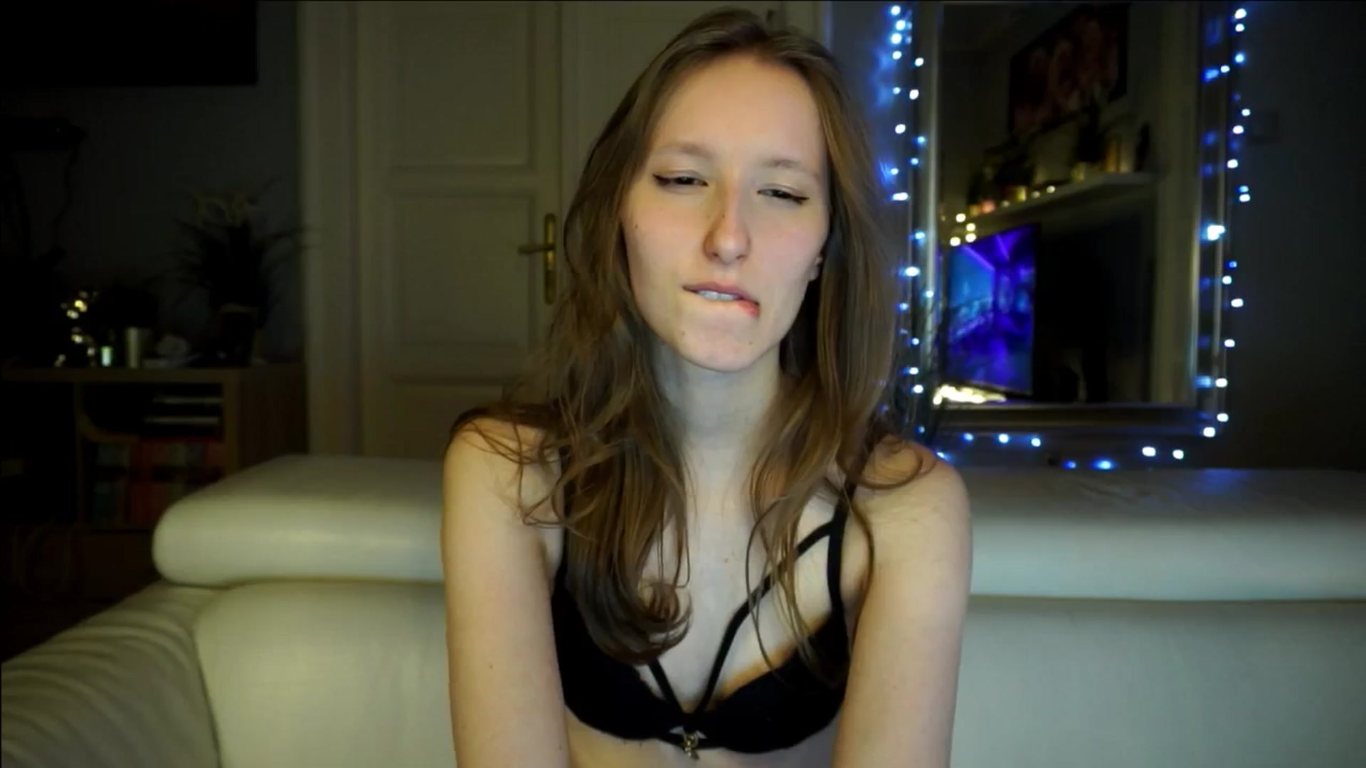 Gallery image thumbnail from Sw33t_g1rl's myfreecams stream on, 02/26/2026, 22:15 image 6 of 20