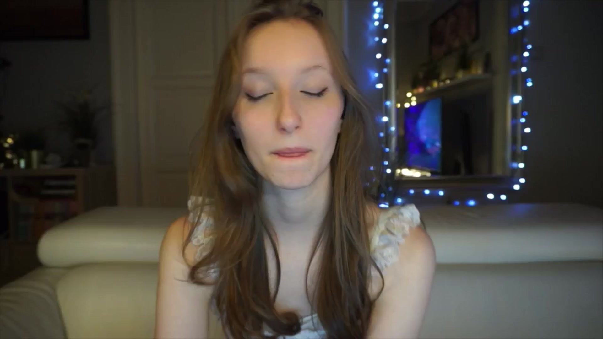 Gallery image thumbnail from Sw33t_g1rl's myfreecams stream on, 02/27/2026, 20:40 image 17 of 20