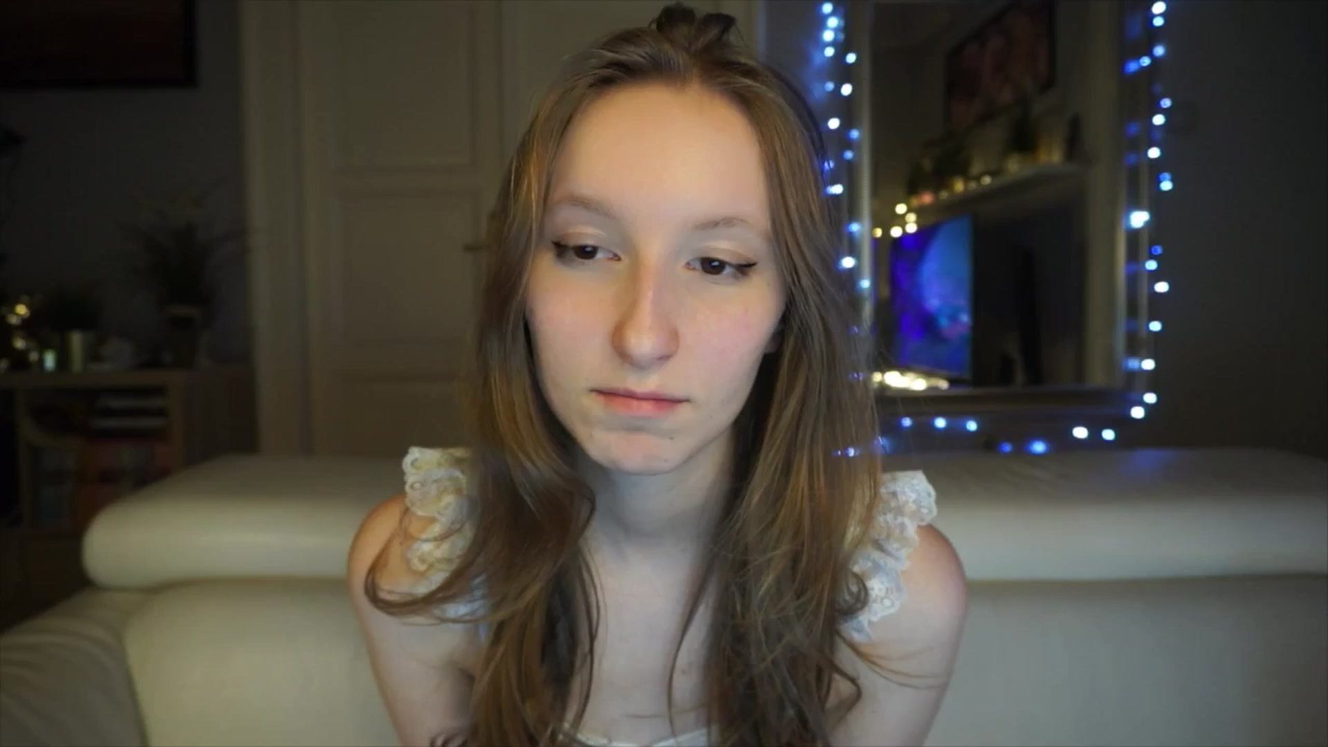 Gallery image thumbnail from Sw33t_g1rl's myfreecams stream on, 02/27/2026, 20:40 image 18 of 20