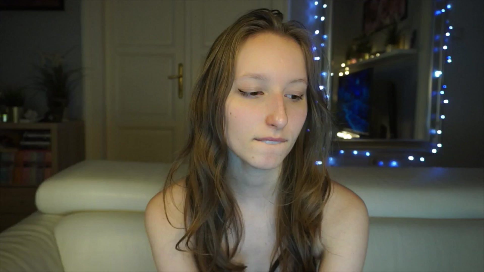 Gallery image thumbnail from Sw33t_g1rl's myfreecams stream on, 03/01/2026, 11:15 image 17 of 20