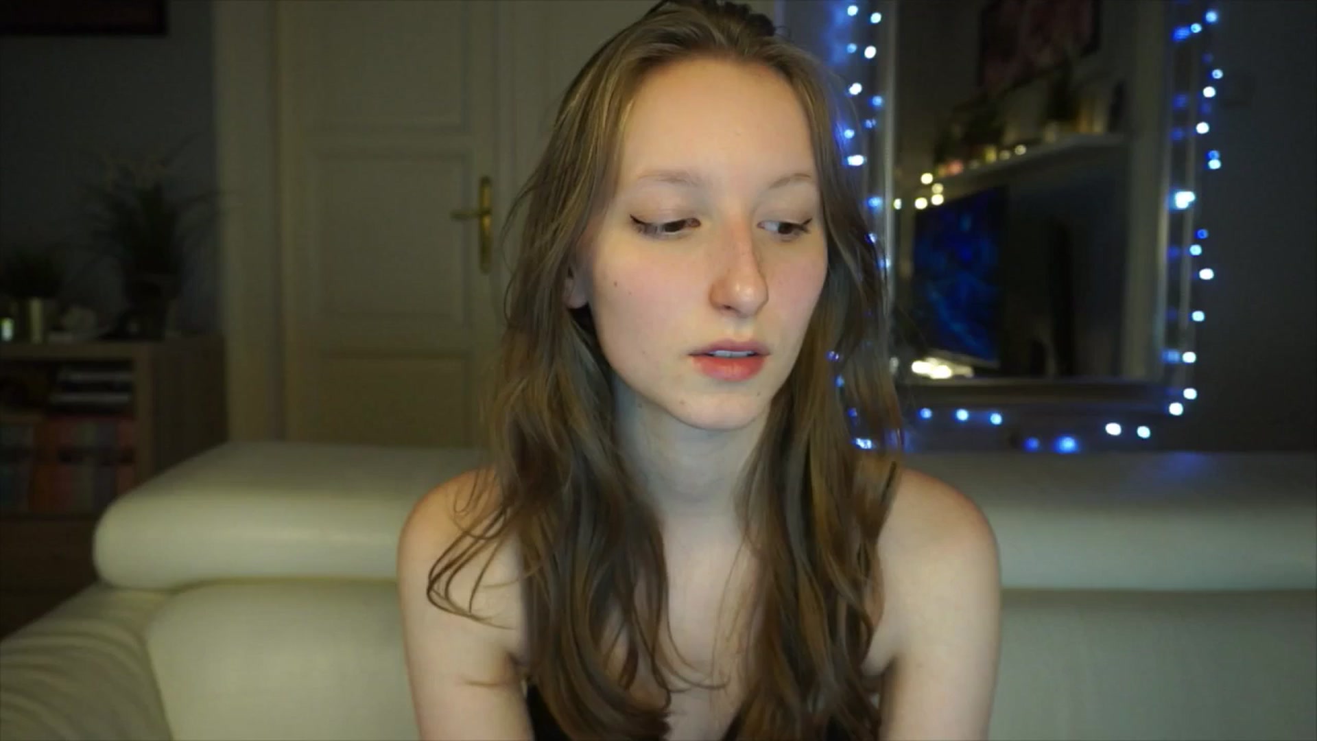 Gallery image thumbnail from Sw33t_g1rl's myfreecams stream on, 03/01/2026, 11:15 image 11 of 20