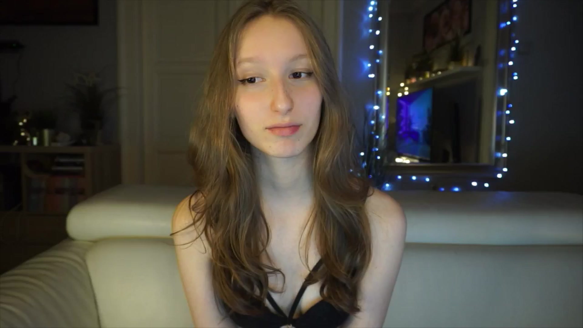 Gallery image thumbnail from Sw33t_g1rl's myfreecams stream on, 03/01/2026, 20:40 image 14 of 20