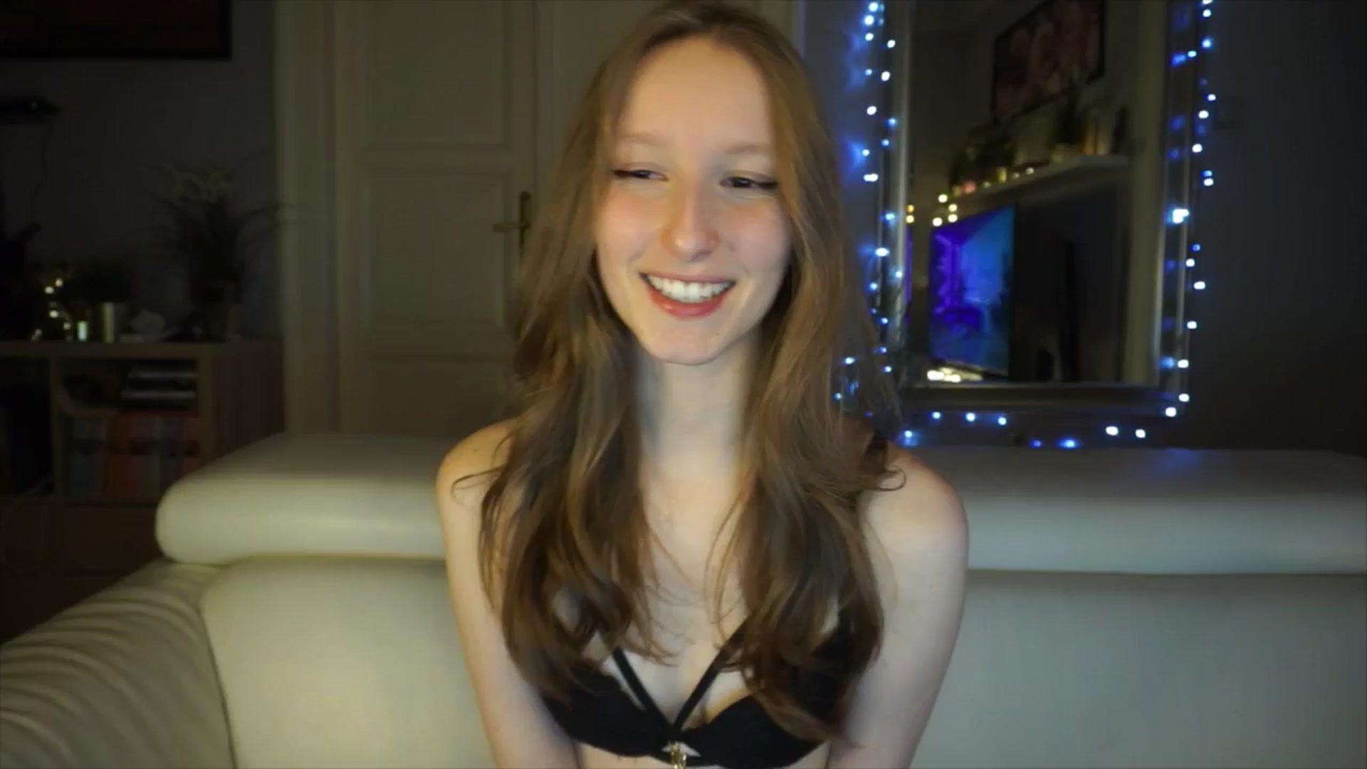 Gallery image thumbnail from Sw33t_g1rl's myfreecams stream on, 03/01/2026, 20:40 image 11 of 20