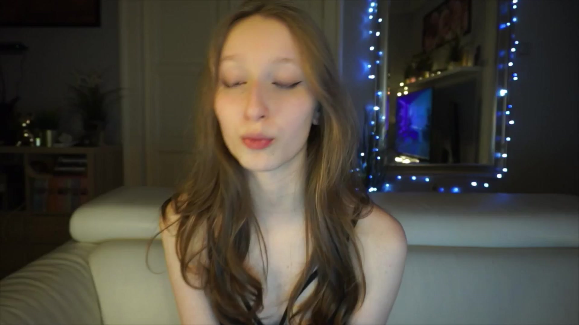 Gallery image thumbnail from Sw33t_g1rl's myfreecams stream on, 03/01/2026, 20:40 image 4 of 20