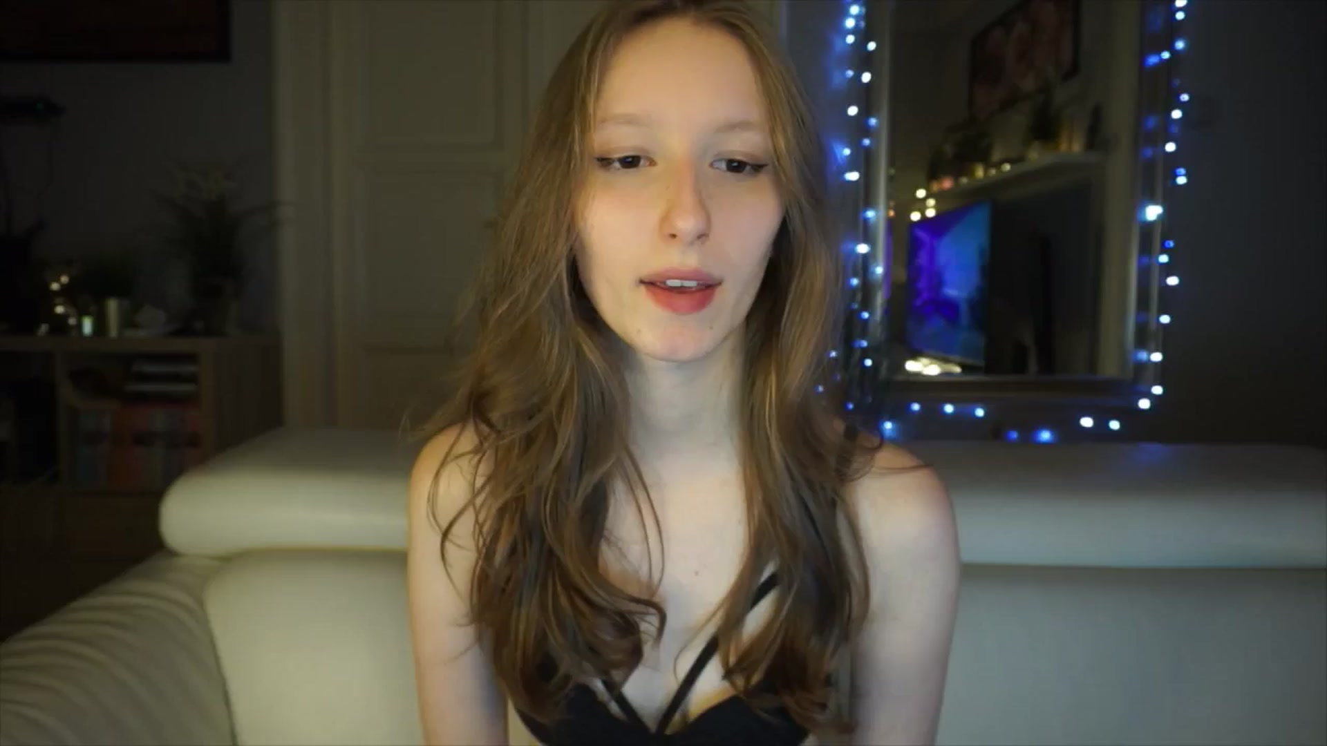 Gallery image thumbnail from Sw33t_g1rl's myfreecams stream on, 03/01/2026, 20:40 image 3 of 20