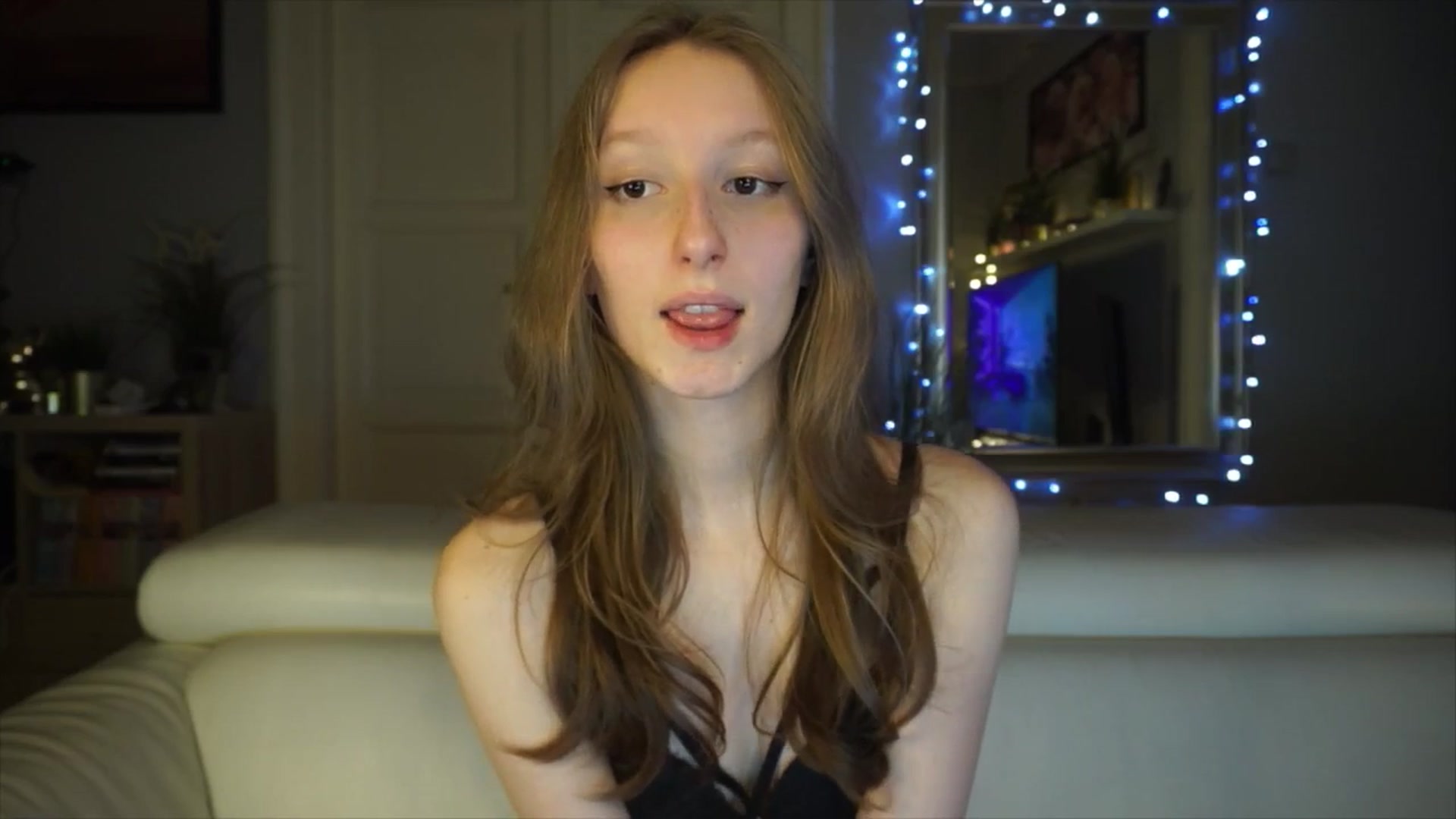 Gallery image thumbnail from Sw33t_g1rl's myfreecams stream on, 03/01/2026, 21:46 image 12 of 20