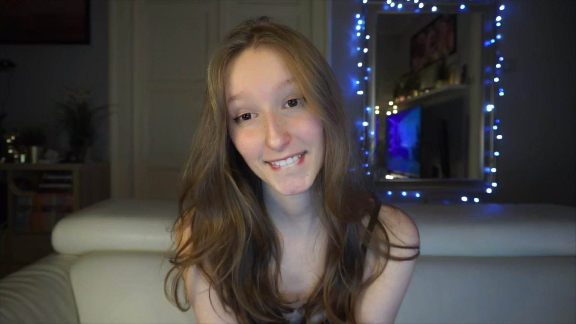 Gallery image thumbnail from Sw33t_g1rl's myfreecams stream on, 03/01/2026, 21:46 image 19 of 20