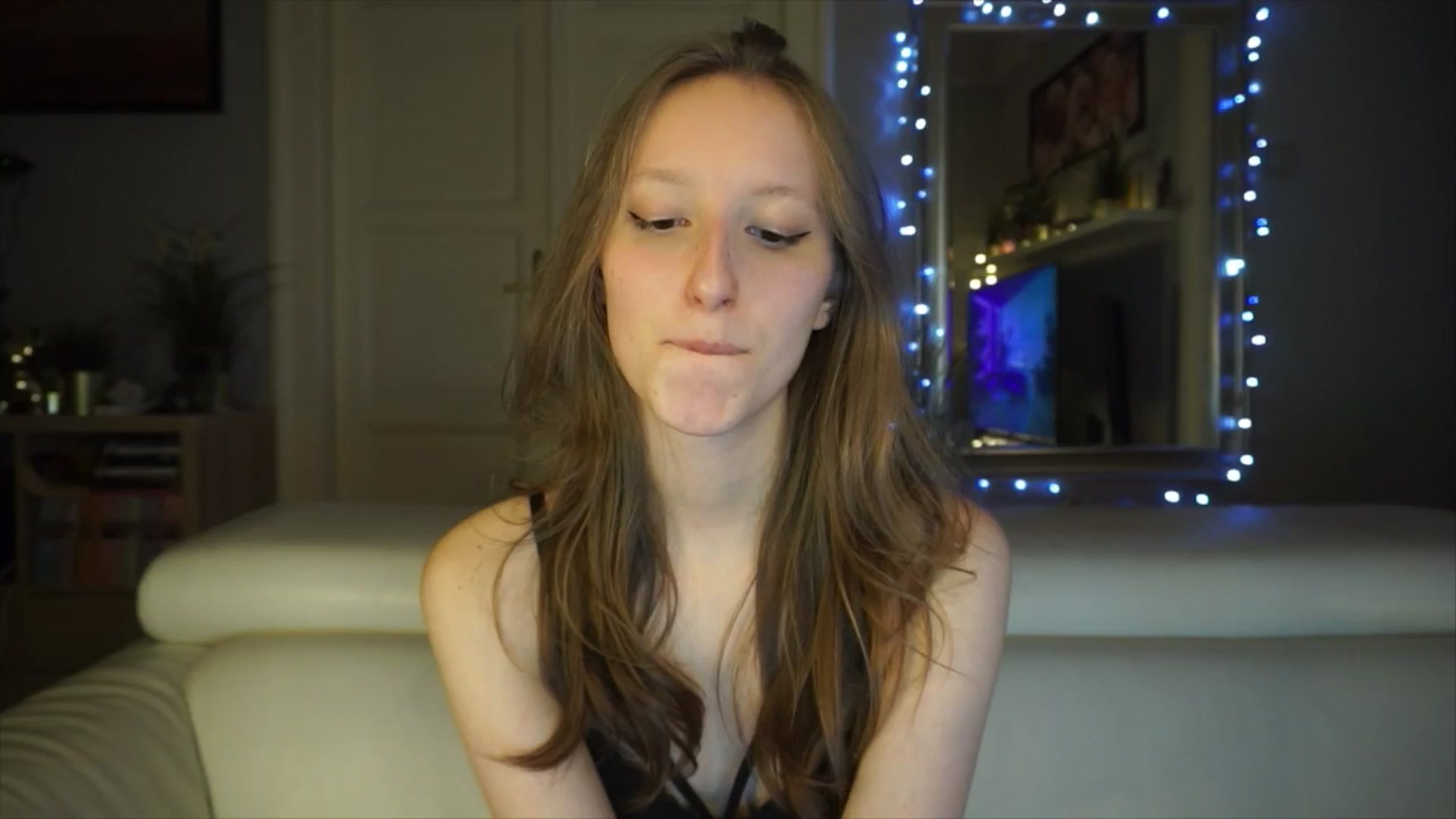Gallery image thumbnail from Sw33t_g1rl's myfreecams stream on, 03/01/2026, 21:46 image 13 of 20