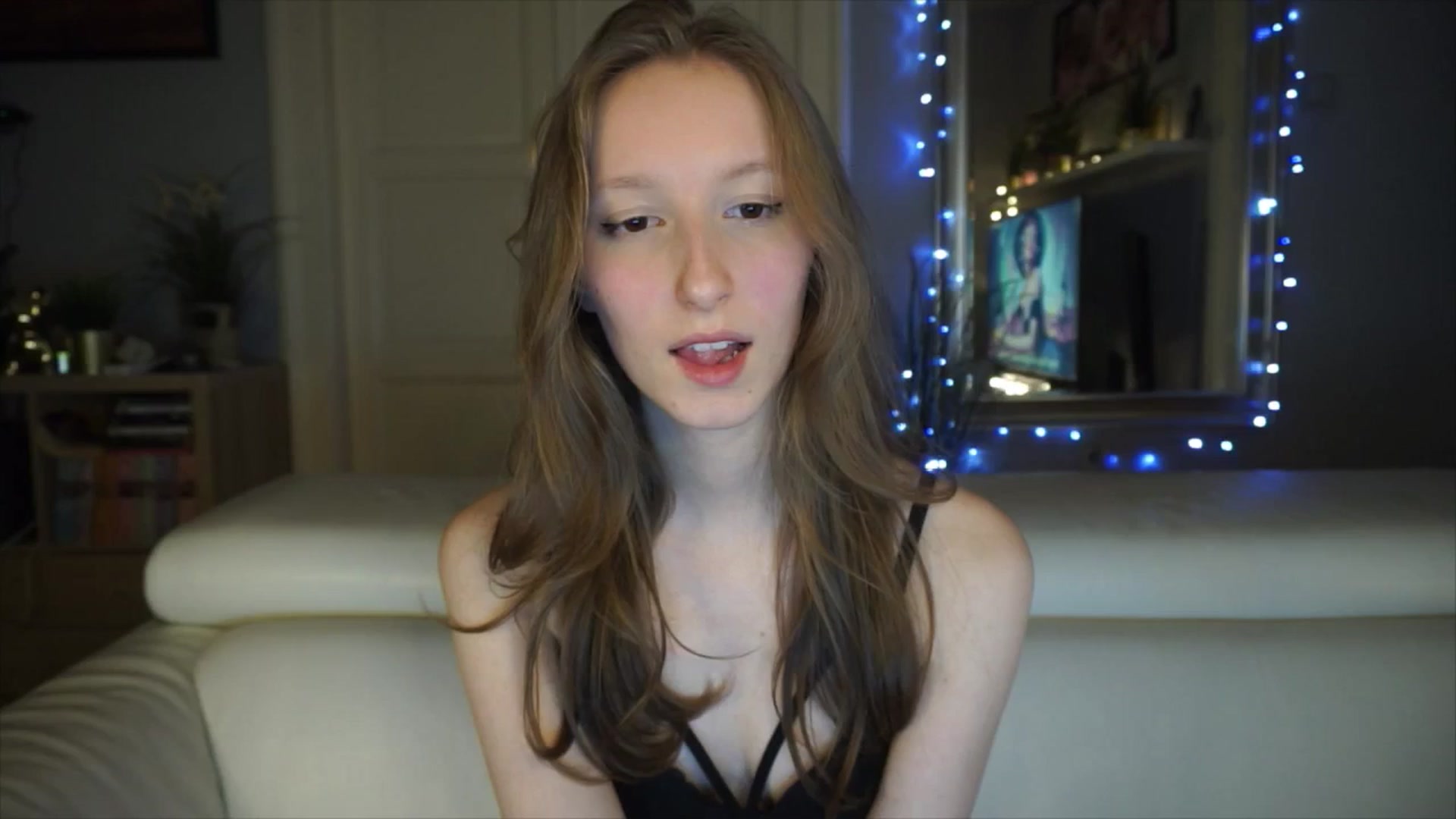 Gallery image thumbnail from Sw33t_g1rl's myfreecams stream on, 03/05/2026, 16:38 image 17 of 20