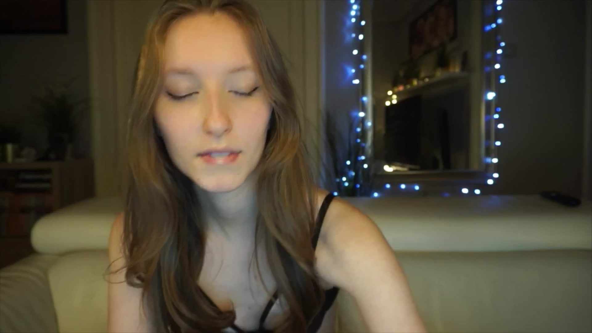 Gallery image thumbnail from Sw33t_g1rl's myfreecams stream on, 03/06/2026, 19:57 image 5 of 20